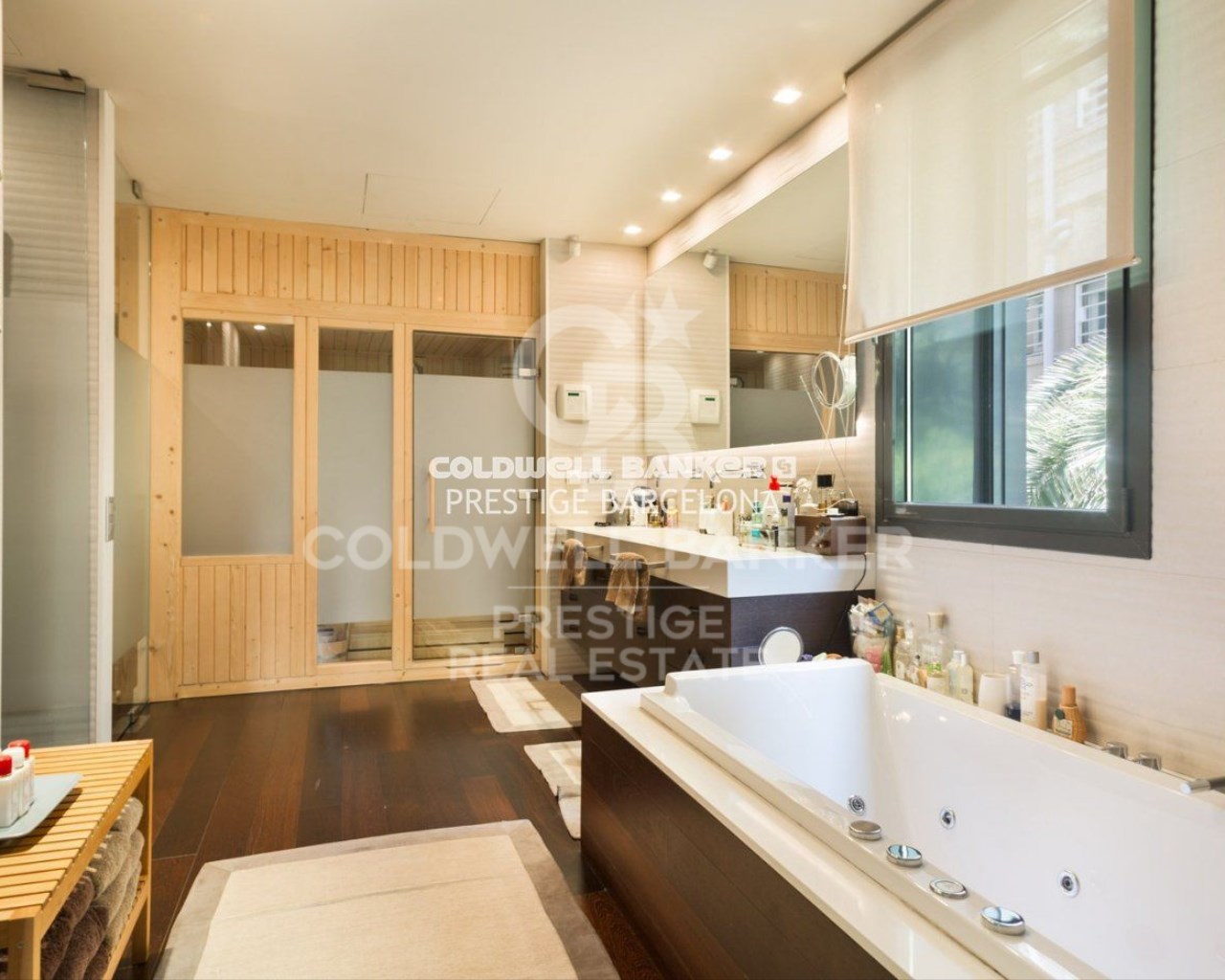 Barcelona, Catalonia, ES, 5 Bedrooms Bedrooms, ,3 BathroomsBathrooms,Residential,For Sale,1613109