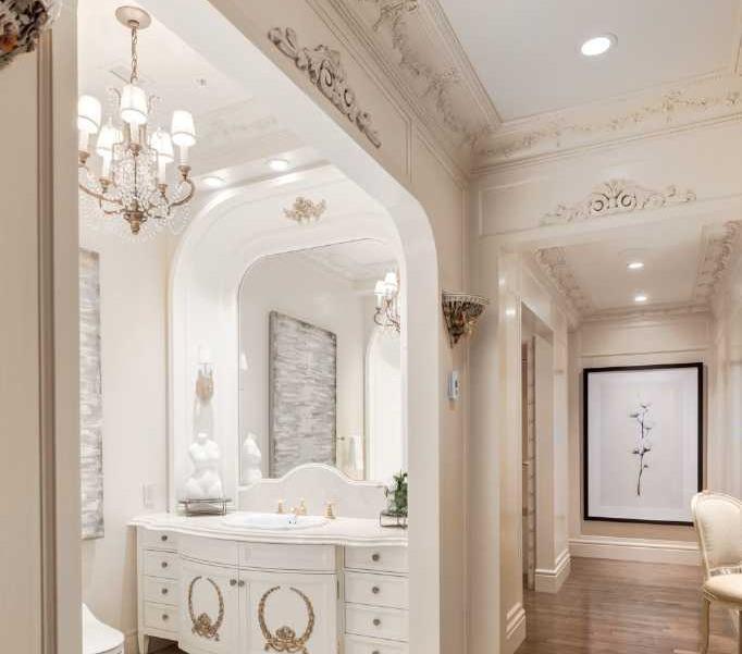 CALGARY, Alberta, T2P 5J9, CA, 2 Bedrooms Bedrooms, ,6 BathroomsBathrooms,Residential,For Sale,1987671