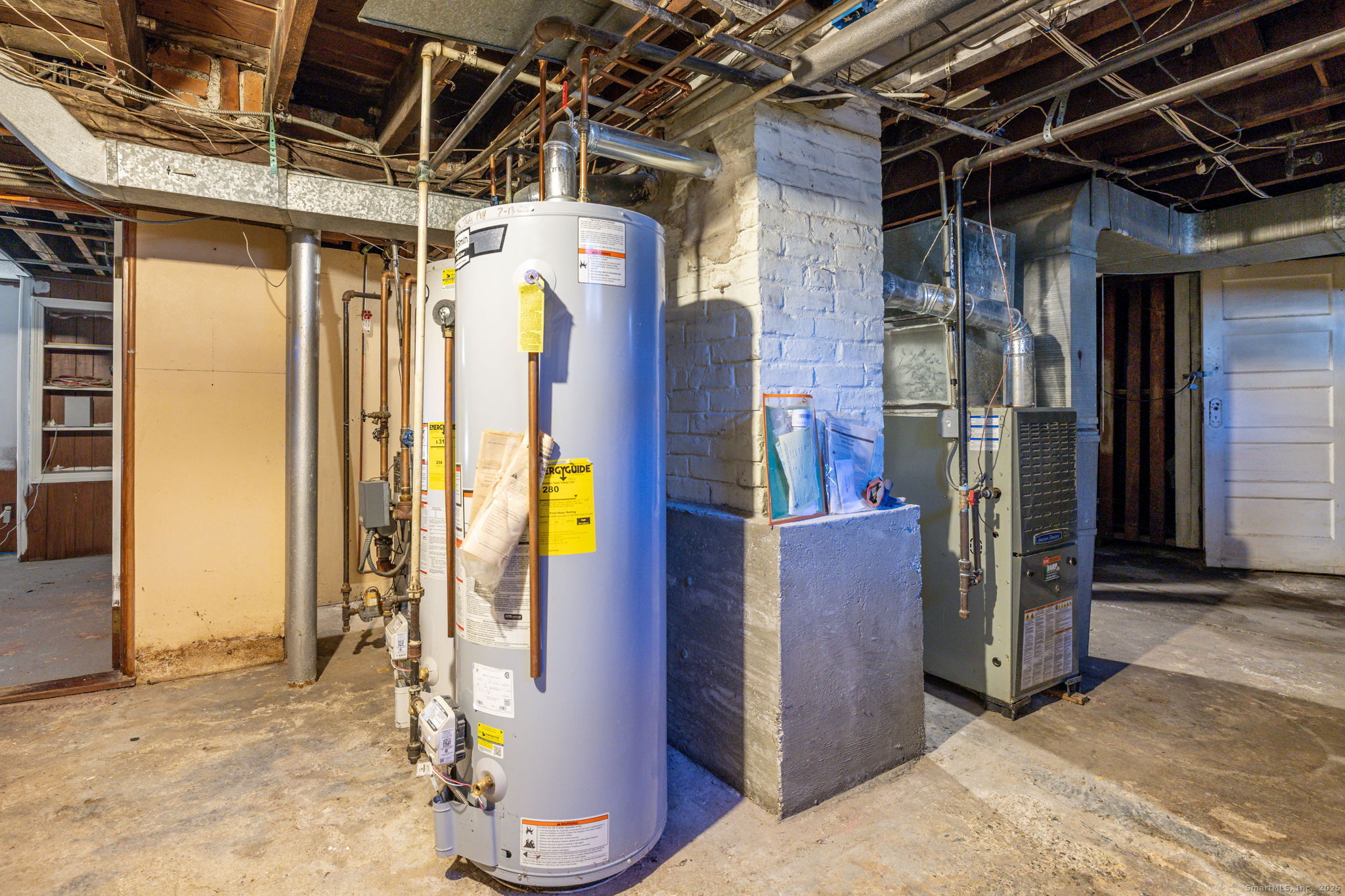 Hartford, Connecticut, 06105, United States, 8 Bedrooms Bedrooms, ,3 BathroomsBathrooms,Residential,For Sale,1994837