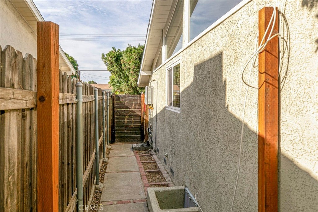 Granada Hills, California, 91344, United States, 3 Bedrooms Bedrooms, ,2 BathroomsBathrooms,Residential,For Sale,1940925