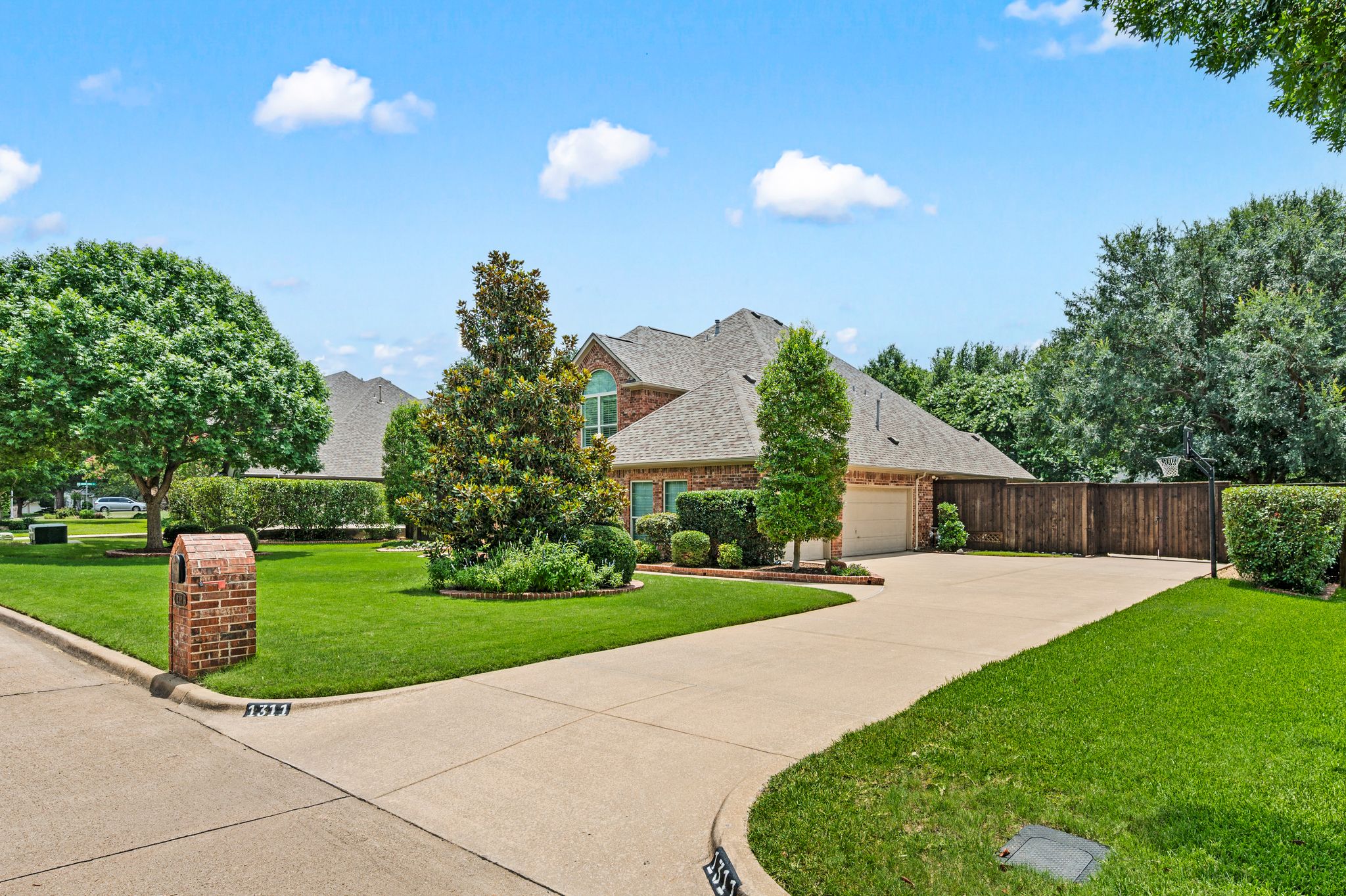 Timeless Elegance on Nearly Half an Acre in Prestigious Southlake Hills - 物件實景