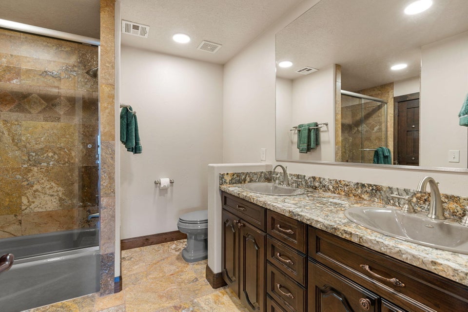 New Harmony, Utah, 84757, United States, 5 Bedrooms Bedrooms, ,6 BathroomsBathrooms,Residential,For Sale,2000791