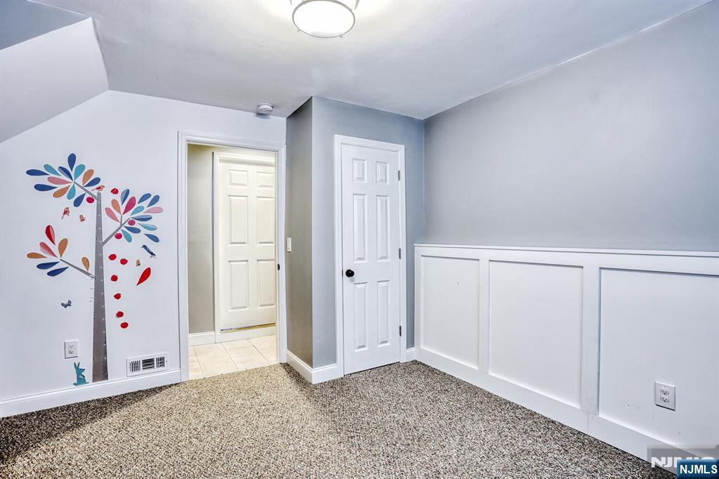 Waldwick, New Jersey, 07463, United States, 3 Bedrooms Bedrooms, ,2 BathroomsBathrooms,Residential,For Sale,1918312