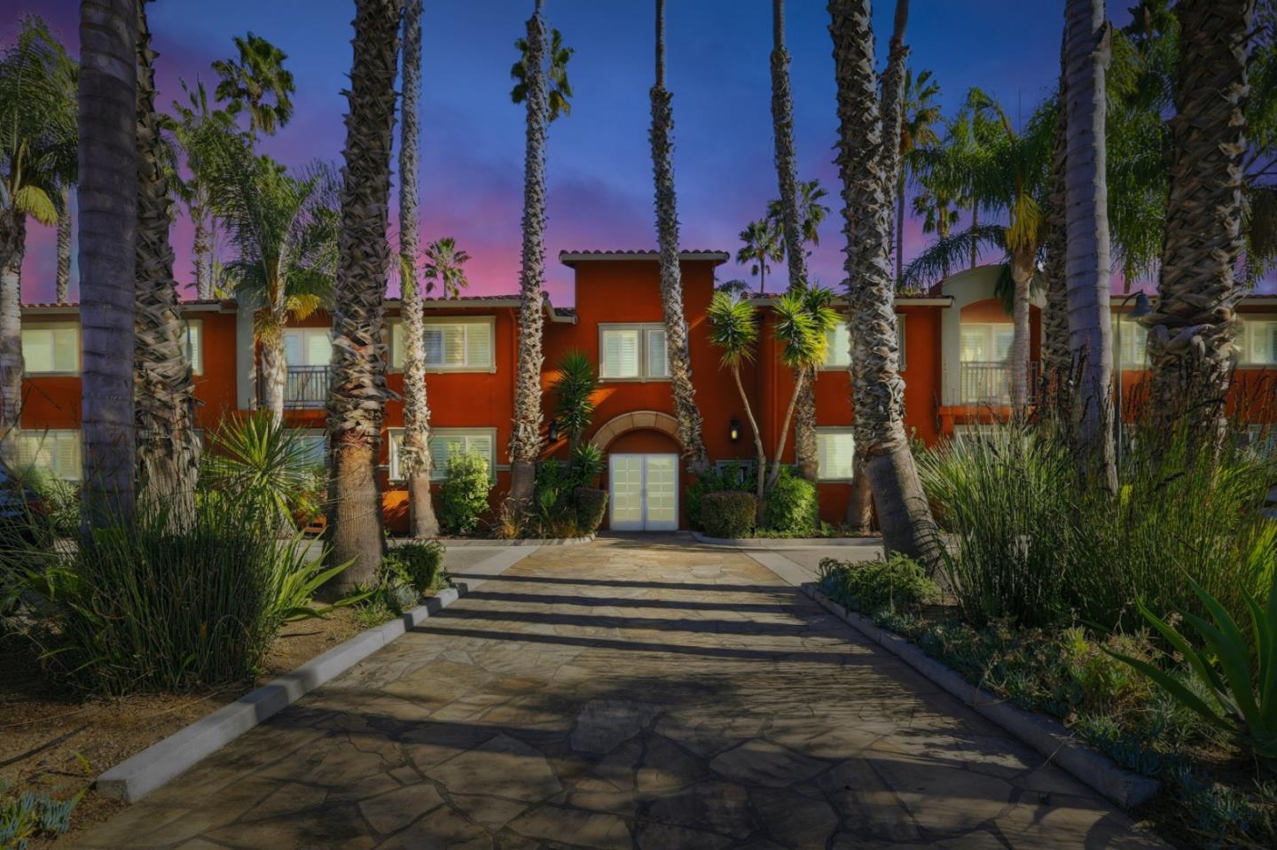 Santa Clara, California, 95050, United States, 2 Bedrooms Bedrooms, ,3 BathroomsBathrooms,Residential,For Sale,1989026