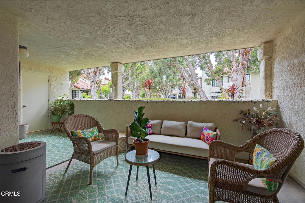 Oxnard, California, 93035, United States, 2 Bedrooms Bedrooms, ,2 BathroomsBathrooms,Residential,For Sale,1926318