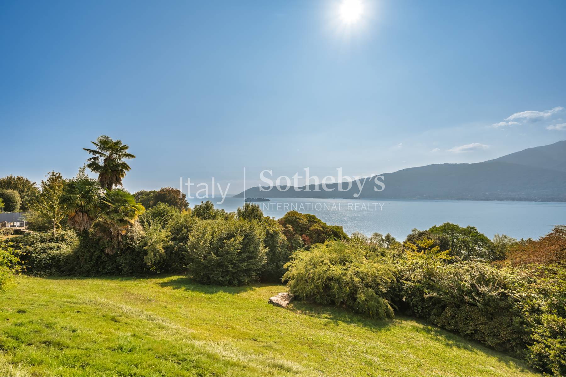  Elegant Villa with a Historic Park and Lake Views - 物件實景