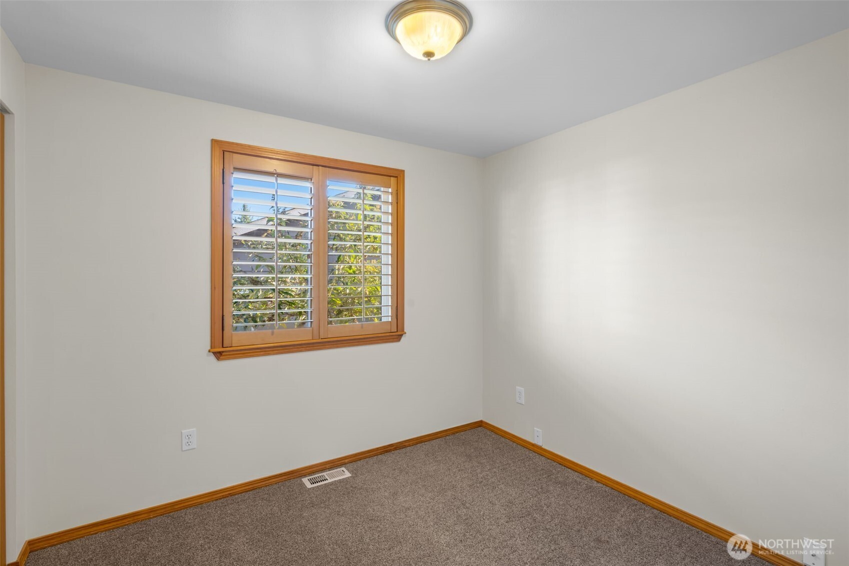 Marysville, Washington, 98270, United States, 3 Bedrooms Bedrooms, ,1 BathroomBathrooms,Residential,For Sale,1980773