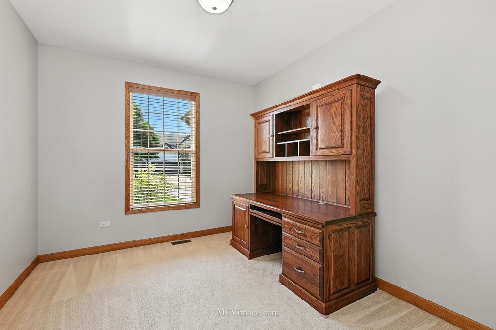 Plainfield, Illinois, 60586, United States, 5 Bedrooms Bedrooms, ,3 BathroomsBathrooms,Residential,For Sale,1927144