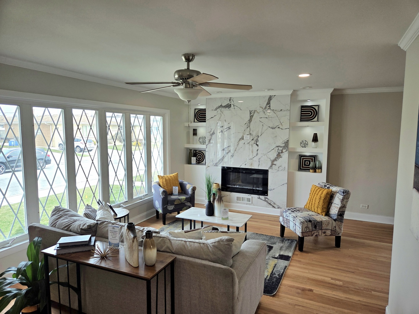 Chicago, Illinois, 60656, United States, 2 Bedrooms Bedrooms, ,2 BathroomsBathrooms,Residential,For Sale,2028341
