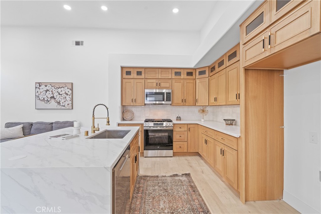 Mission Viejo, California, 92692, United States, 3 Bedrooms Bedrooms, ,3 BathroomsBathrooms,Residential,For Sale,1963093