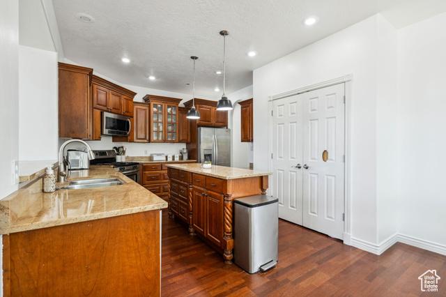 St. George, Utah, 84790, United States, 6 Bedrooms Bedrooms, ,5 BathroomsBathrooms,Residential,For Sale,1922816