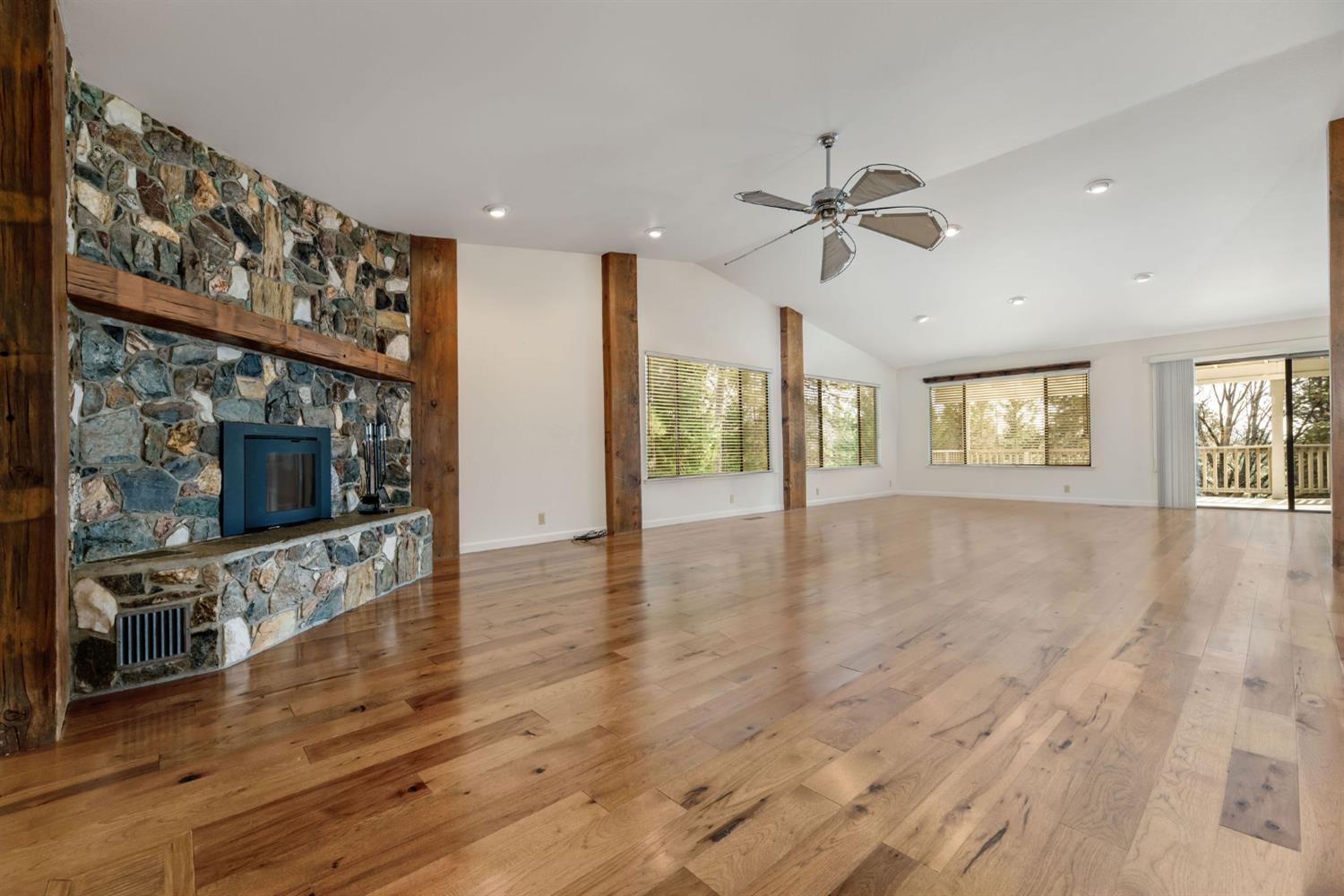 Grass Valley, California, 95949, United States, 4 Bedrooms Bedrooms, ,4 BathroomsBathrooms,Residential,For Sale,2015121