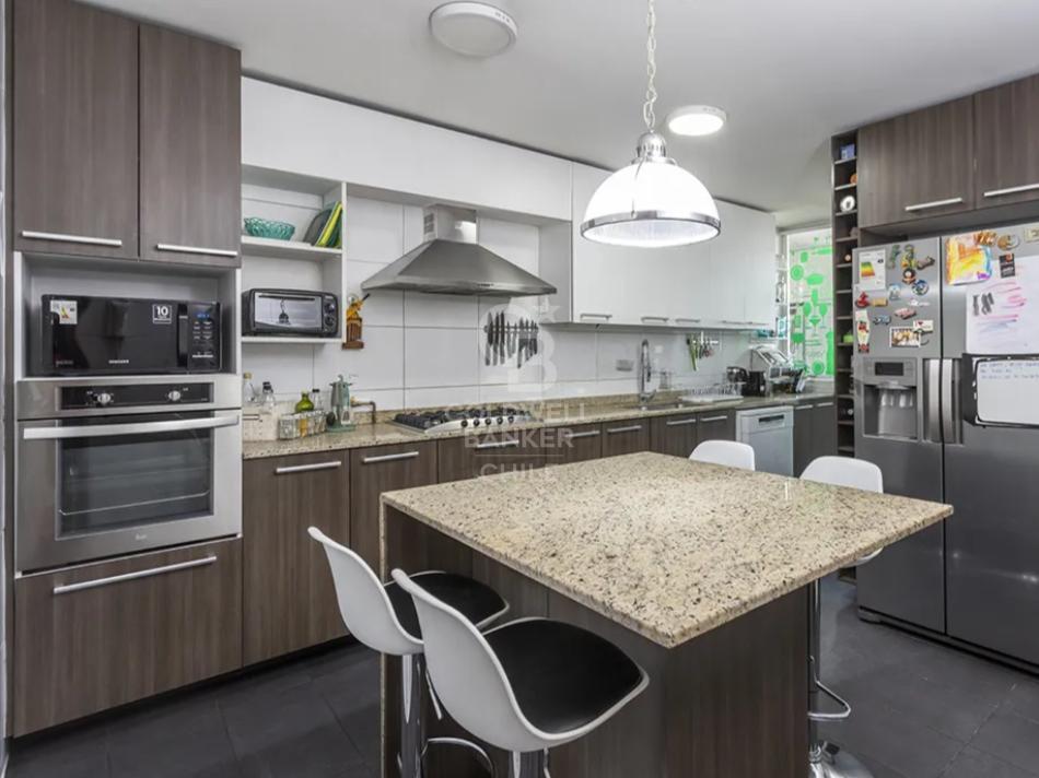 Vitacura, Chile, 3 Bedrooms Bedrooms, ,4 BathroomsBathrooms,Residential,For Sale,1827664