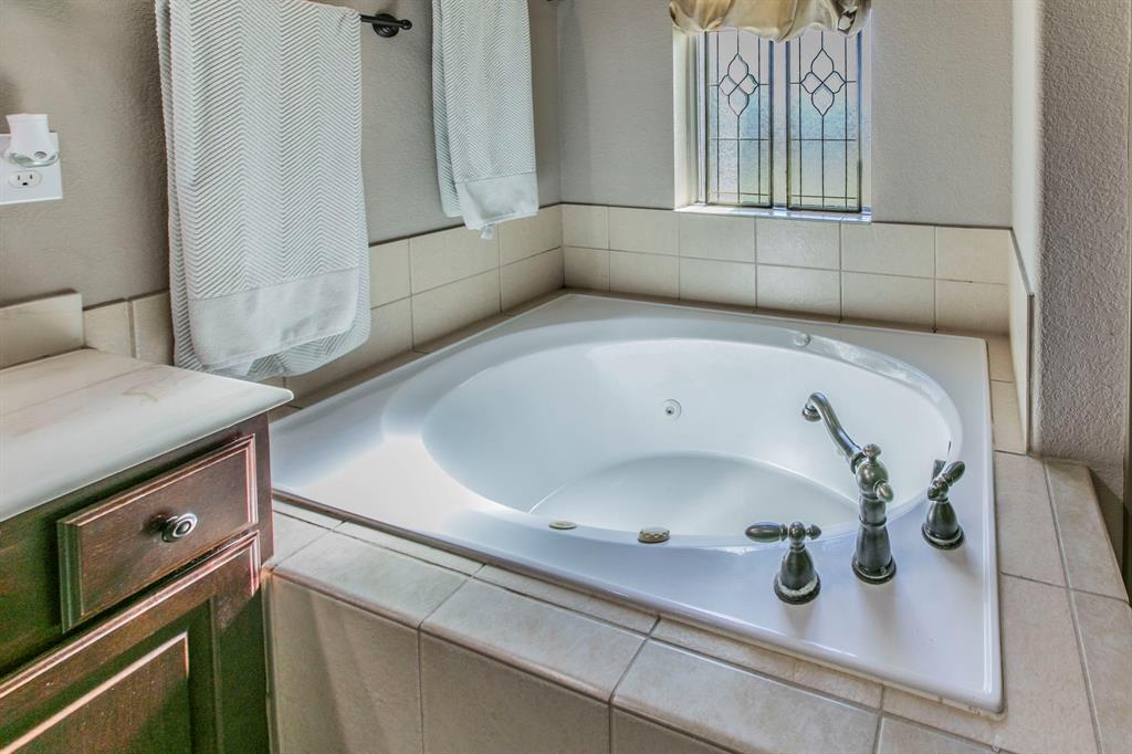 Midlothian, Texas, 76065, United States, 3 Bedrooms Bedrooms, ,4 BathroomsBathrooms,Residential,For Sale,2000311