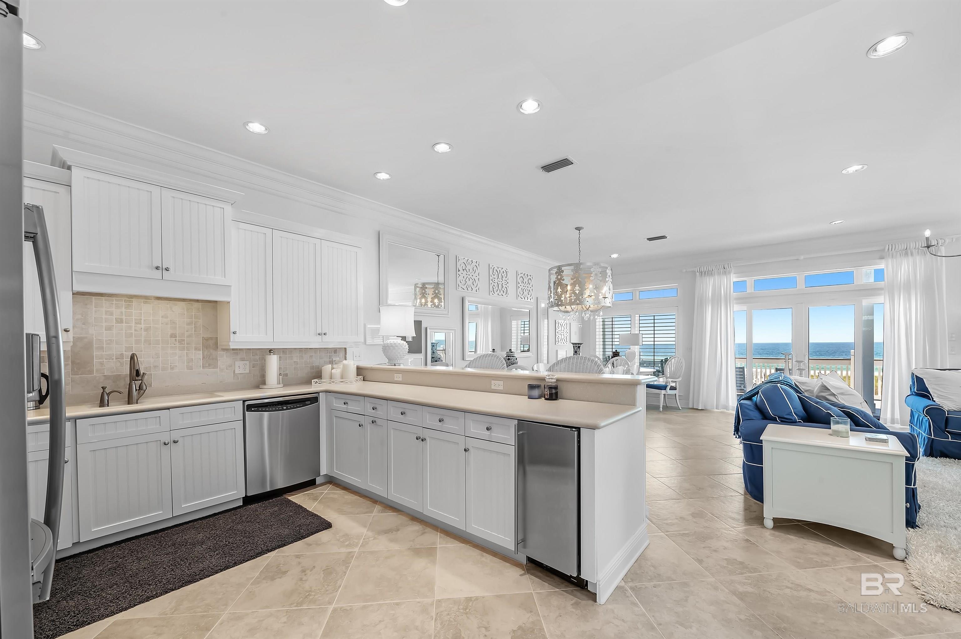 Pensacola, Florida, 32507, United States, 8 Bedrooms Bedrooms, ,9 BathroomsBathrooms,Residential,For Sale,1983870