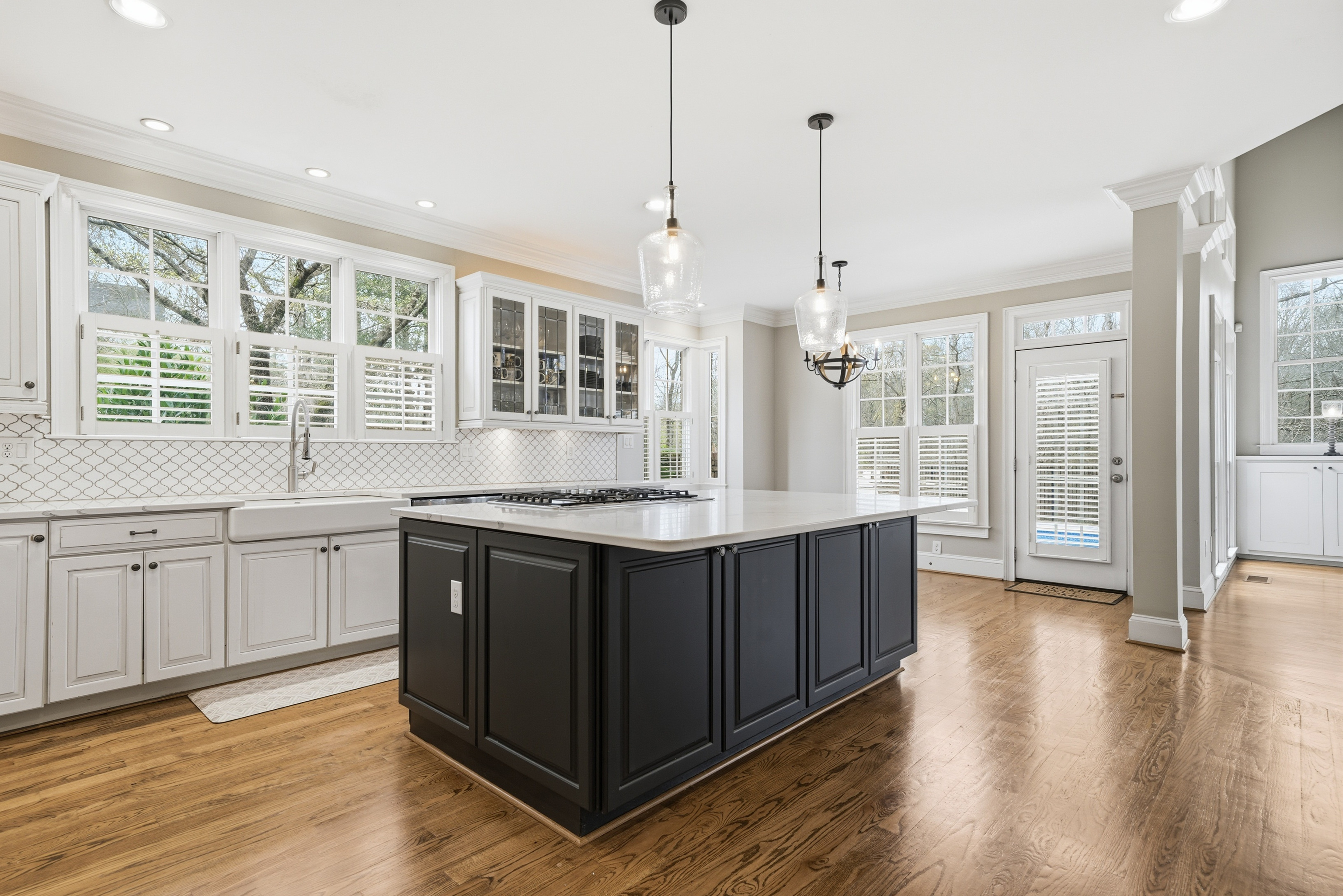  Luxury Craftsman Home in Premier Gated Community - 物件實景