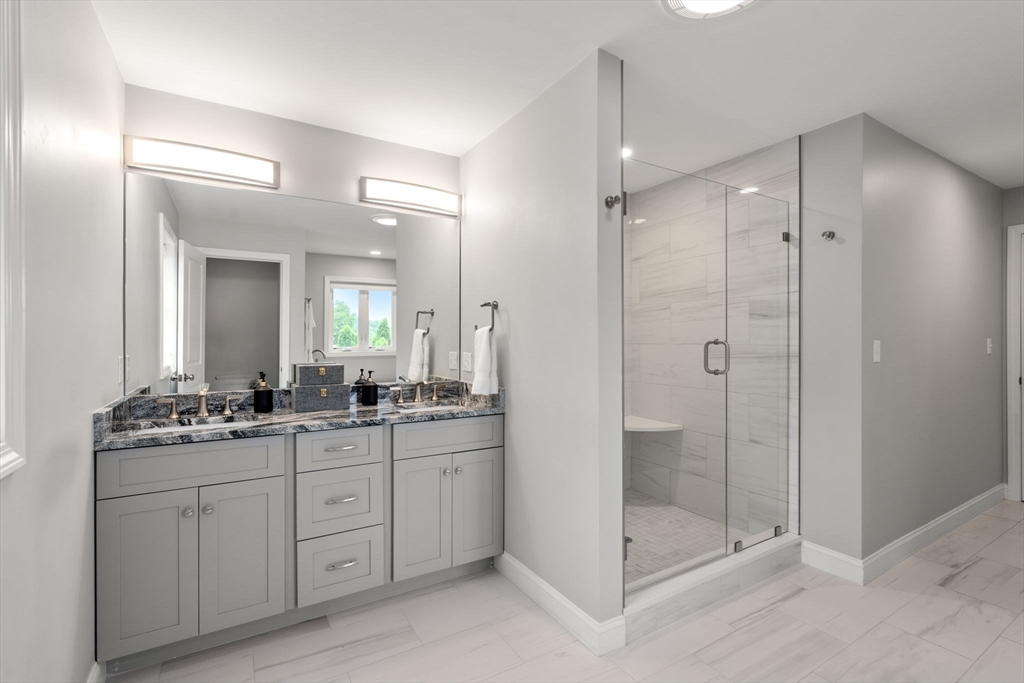 Waltham, Massachusetts, 02453, United States, 4 Bedrooms Bedrooms, ,5 BathroomsBathrooms,Residential,For Sale,1927253