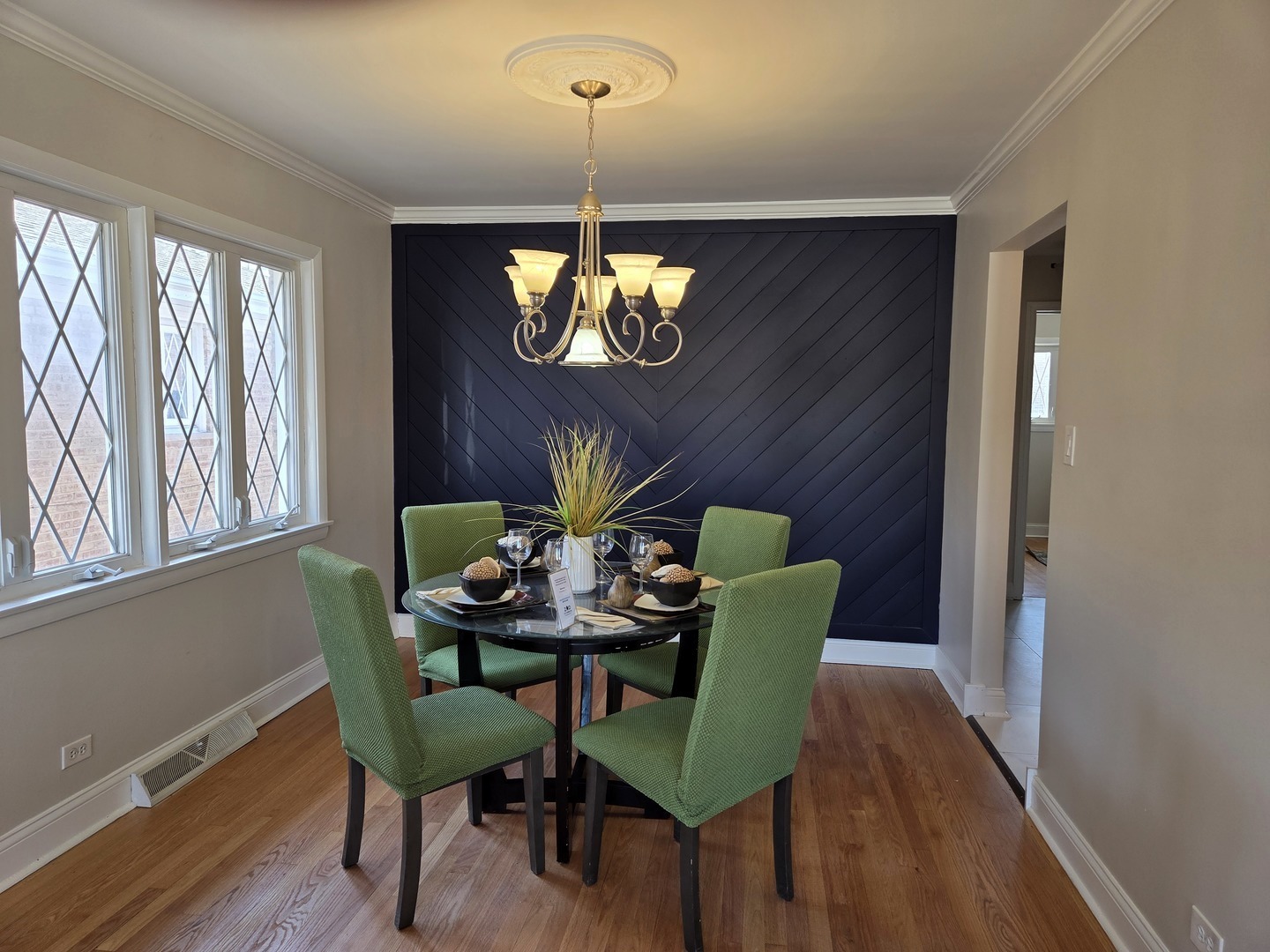 Chicago, Illinois, 60656, United States, 2 Bedrooms Bedrooms, ,2 BathroomsBathrooms,Residential,For Sale,2028341