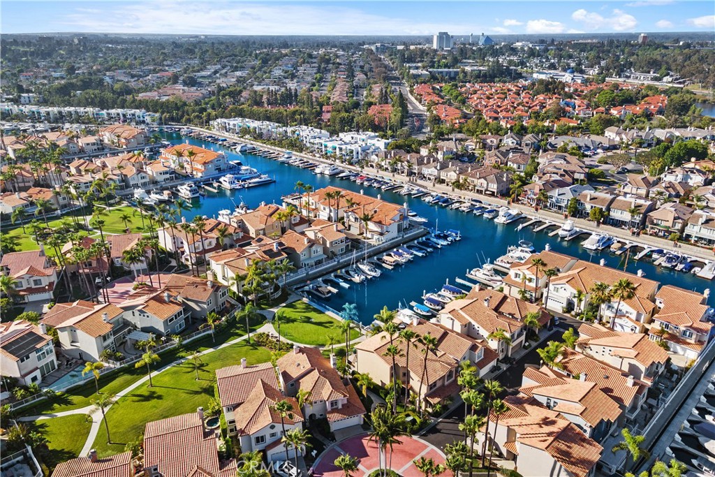 Long Beach, California, 90803, United States, 3 Bedrooms Bedrooms, ,3 BathroomsBathrooms,Residential,For Sale,1989113