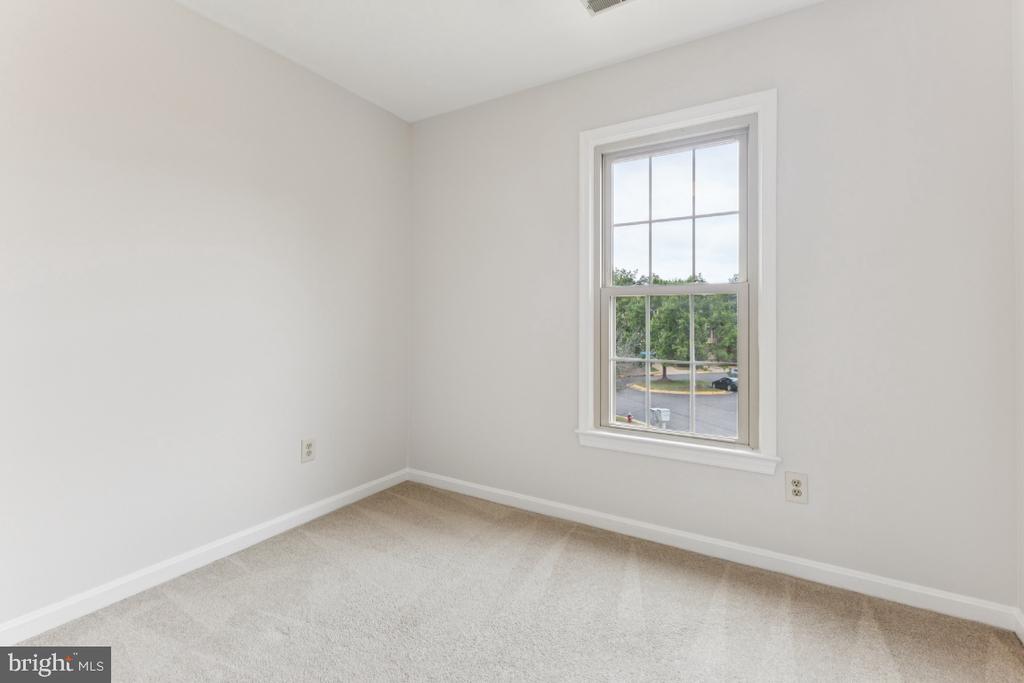 Centreville, Virginia, 20120, United States, 4 Bedrooms Bedrooms, ,4 BathroomsBathrooms,Residential,For Sale,1944825
