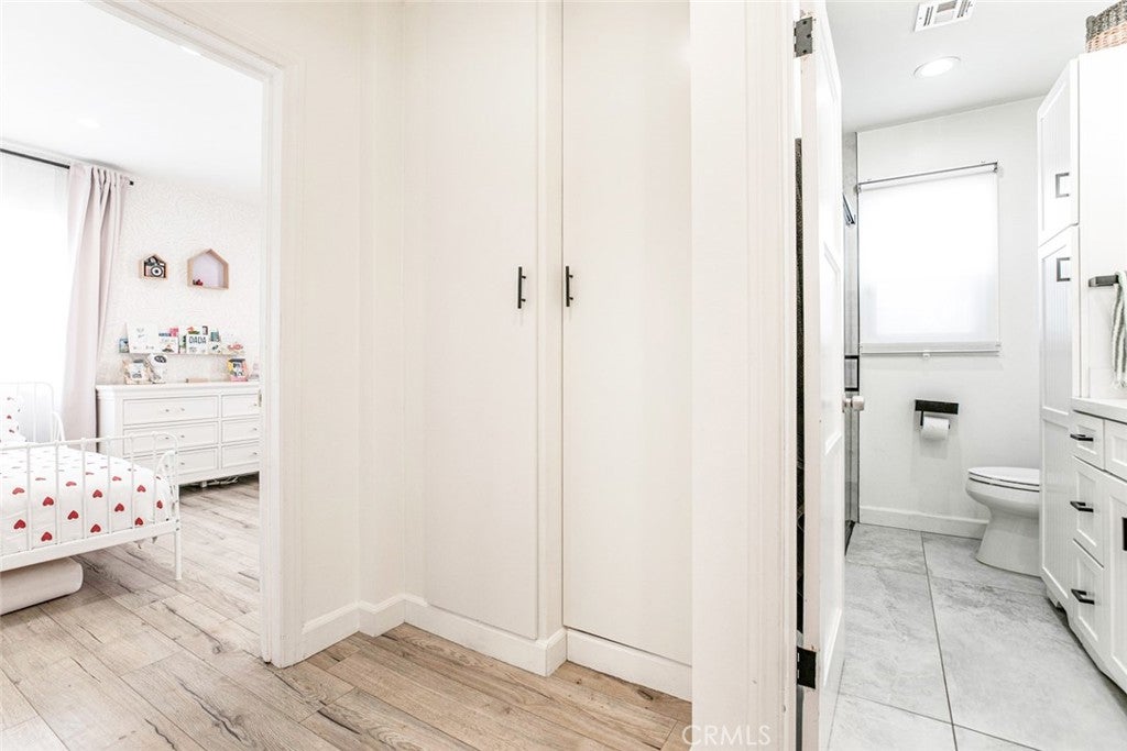 Van Nuys, California, 91402, United States, 3 Bedrooms Bedrooms, ,1 BathroomBathrooms,Residential,For Sale,1949812