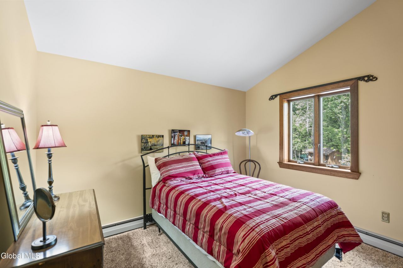 Coeymans Hollow, New York, 12046, United States, 4 Bedrooms Bedrooms, ,3 BathroomsBathrooms,Residential,For Sale,1907699