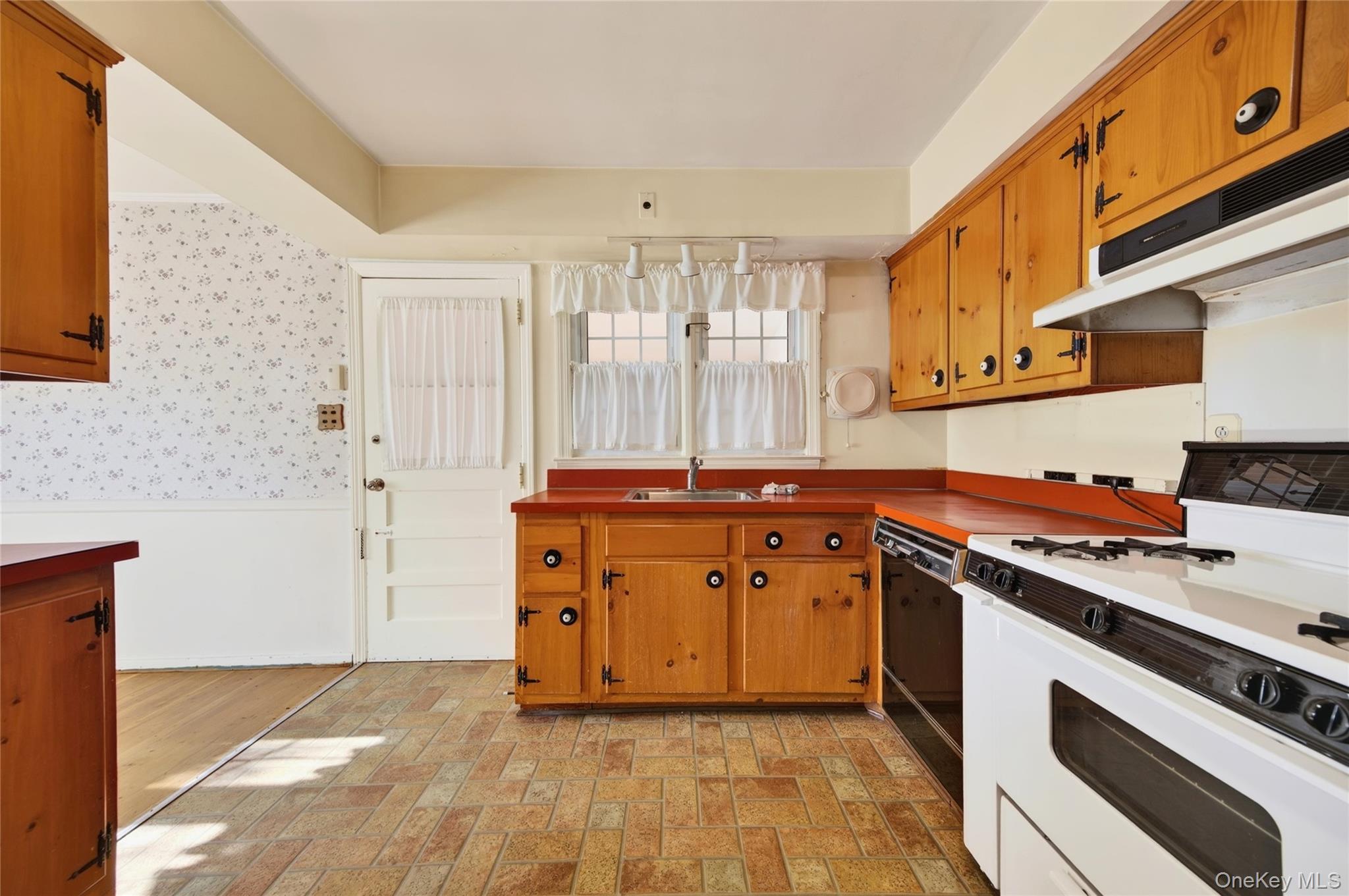  35 Ross Lane, East Norwich, NY, 11732 - 物件實景