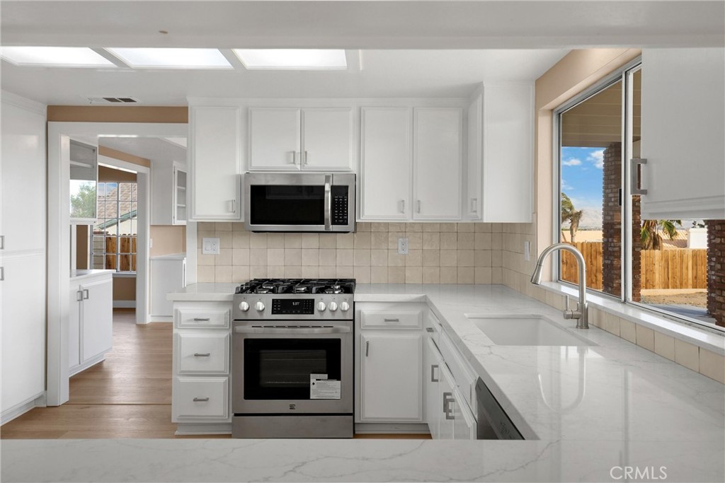 Apple Valley, California, 92307, United States, 5 Bedrooms Bedrooms, ,3 BathroomsBathrooms,Residential,For Sale,2005571