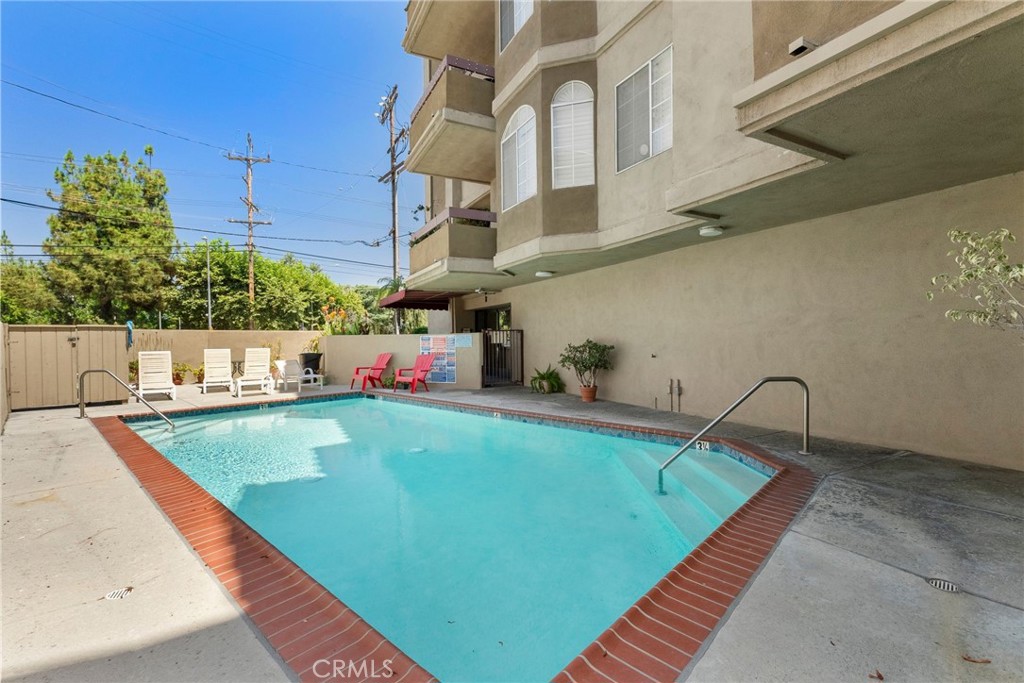Sherman Oaks, California, 91423, United States, 2 Bedrooms Bedrooms, ,2 BathroomsBathrooms,Residential,For Sale,1708509