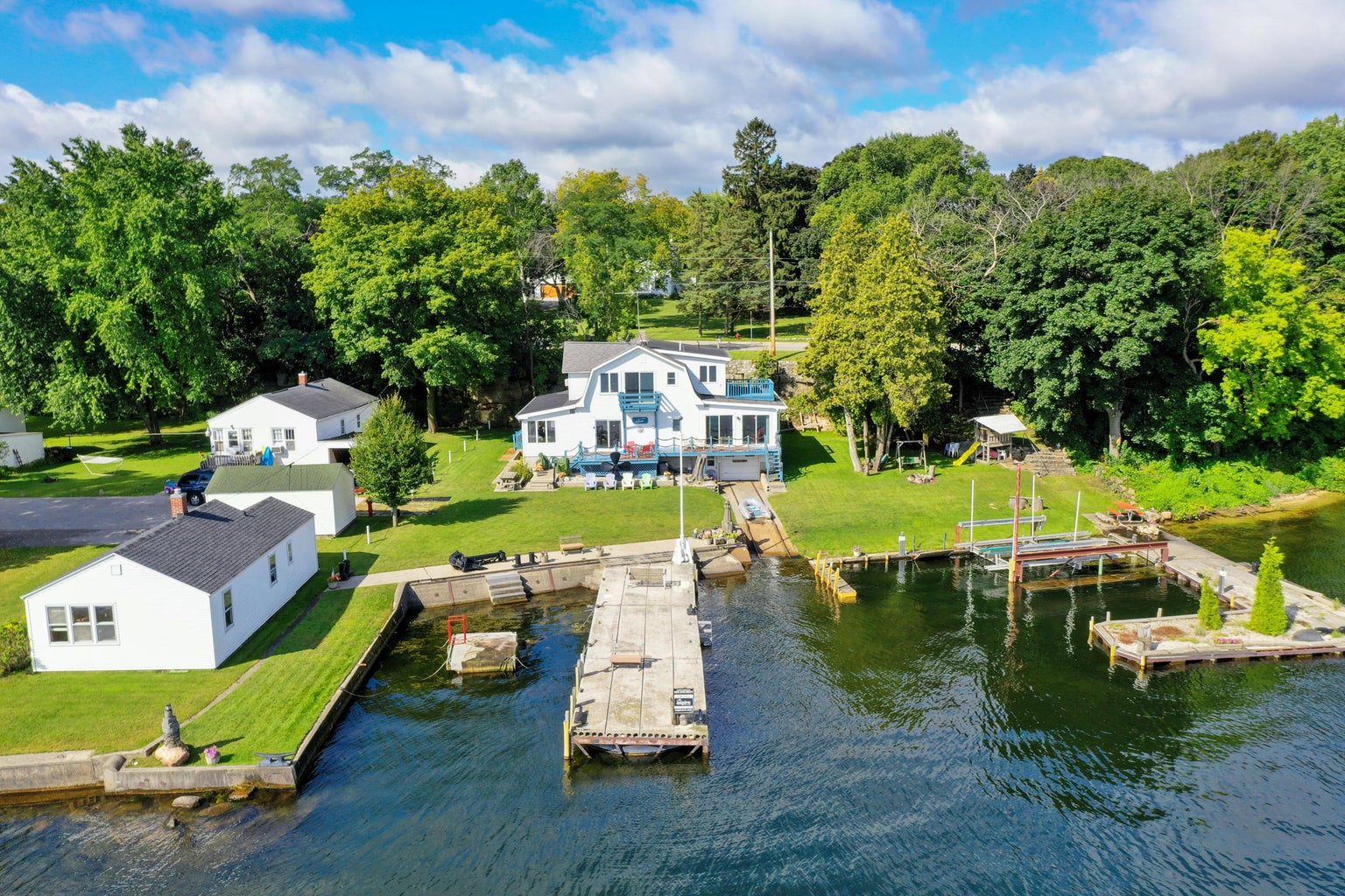 Sturgeon Bay, Wisconsin, 54235, United States, 5 Bedrooms Bedrooms, ,3 BathroomsBathrooms,Residential,For Sale,1923516