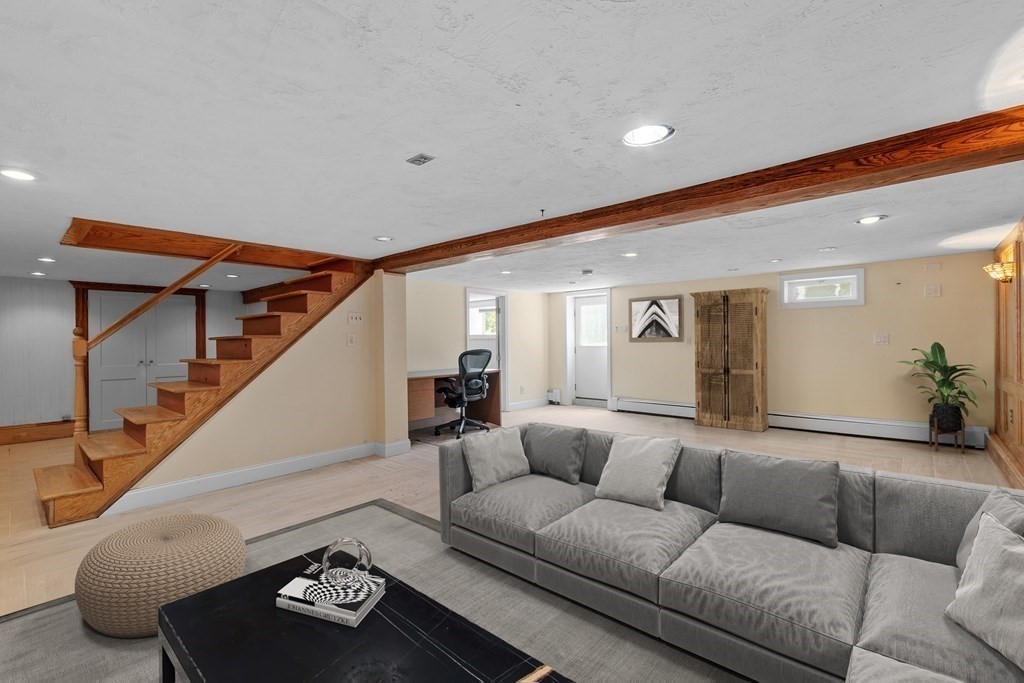 Malden, Massachusetts, 02148, United States, 3 Bedrooms Bedrooms, ,2 BathroomsBathrooms,Residential,For Sale,1938080