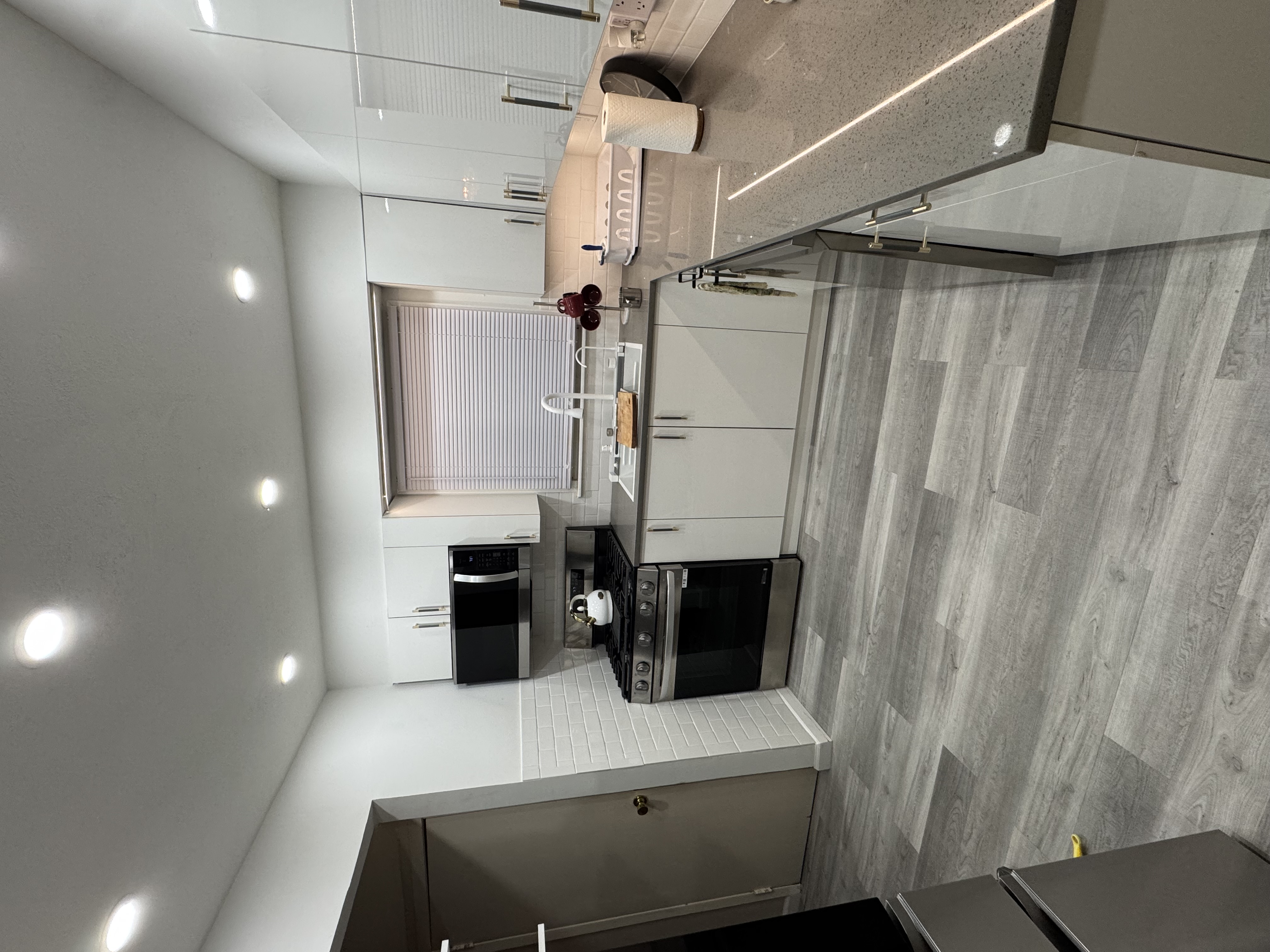 Jamaica, New York, 11436, United States, 6 Bedrooms Bedrooms, ,3 BathroomsBathrooms,Residential,For Sale,1877930