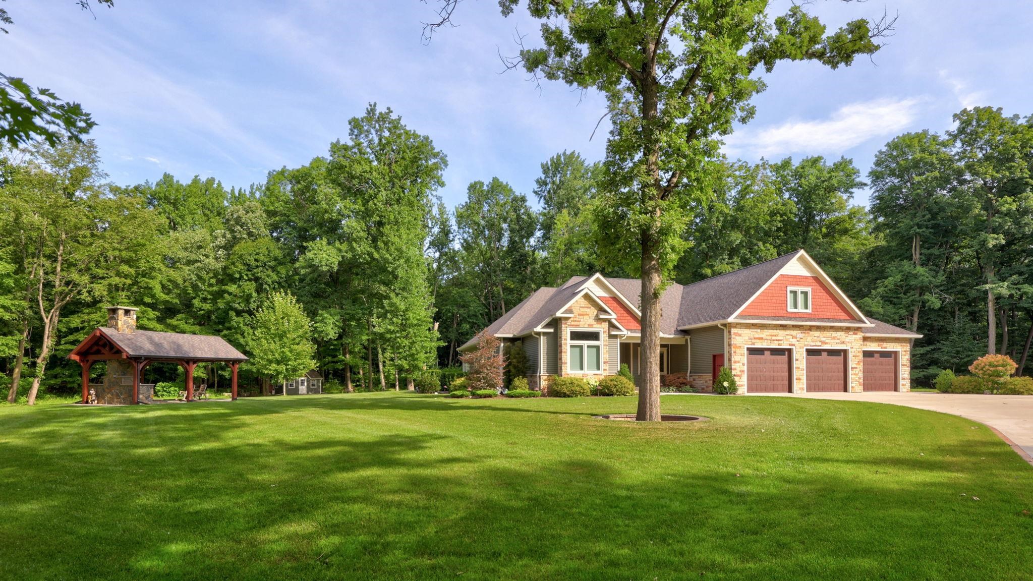 Birch Run, Michigan, 48415, United States, 3 Bedrooms Bedrooms, ,5 BathroomsBathrooms,Residential,For Sale,1977323