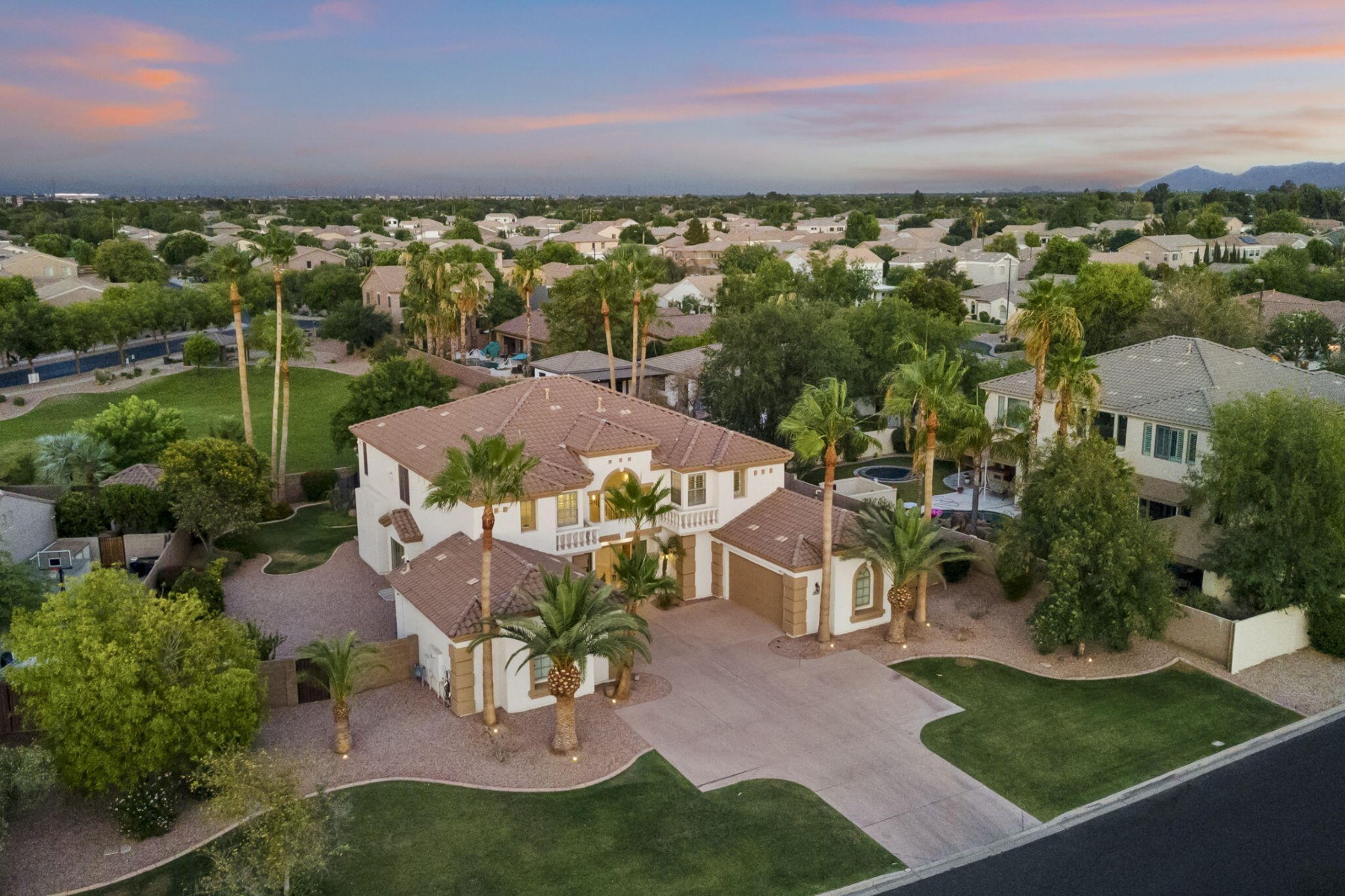  2517 S Constellation Way  Gilbert, AZ - 物件實景