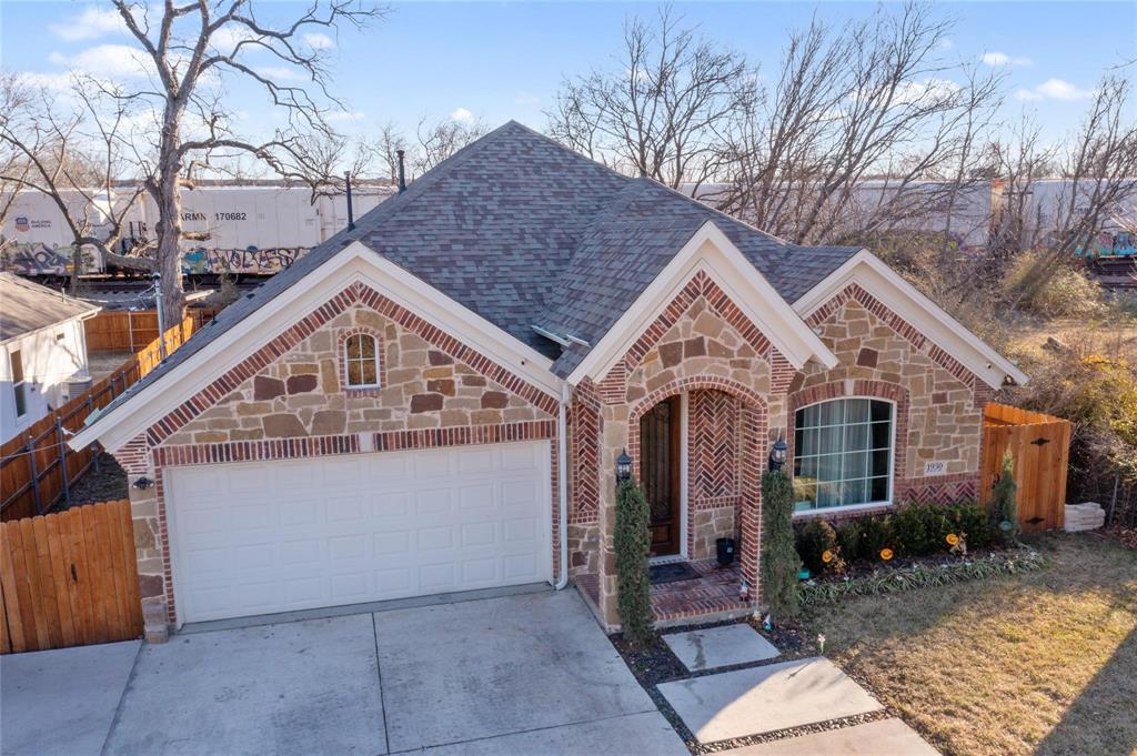 Dallas, Texas, 75212, United States, 3 Bedrooms Bedrooms, ,2 BathroomsBathrooms,Residential,For Sale,2037403