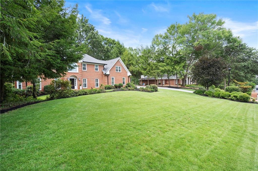 Roswell, Georgia, 30075, United States, 5 Bedrooms Bedrooms, ,5 BathroomsBathrooms,Residential,For Sale,1903038