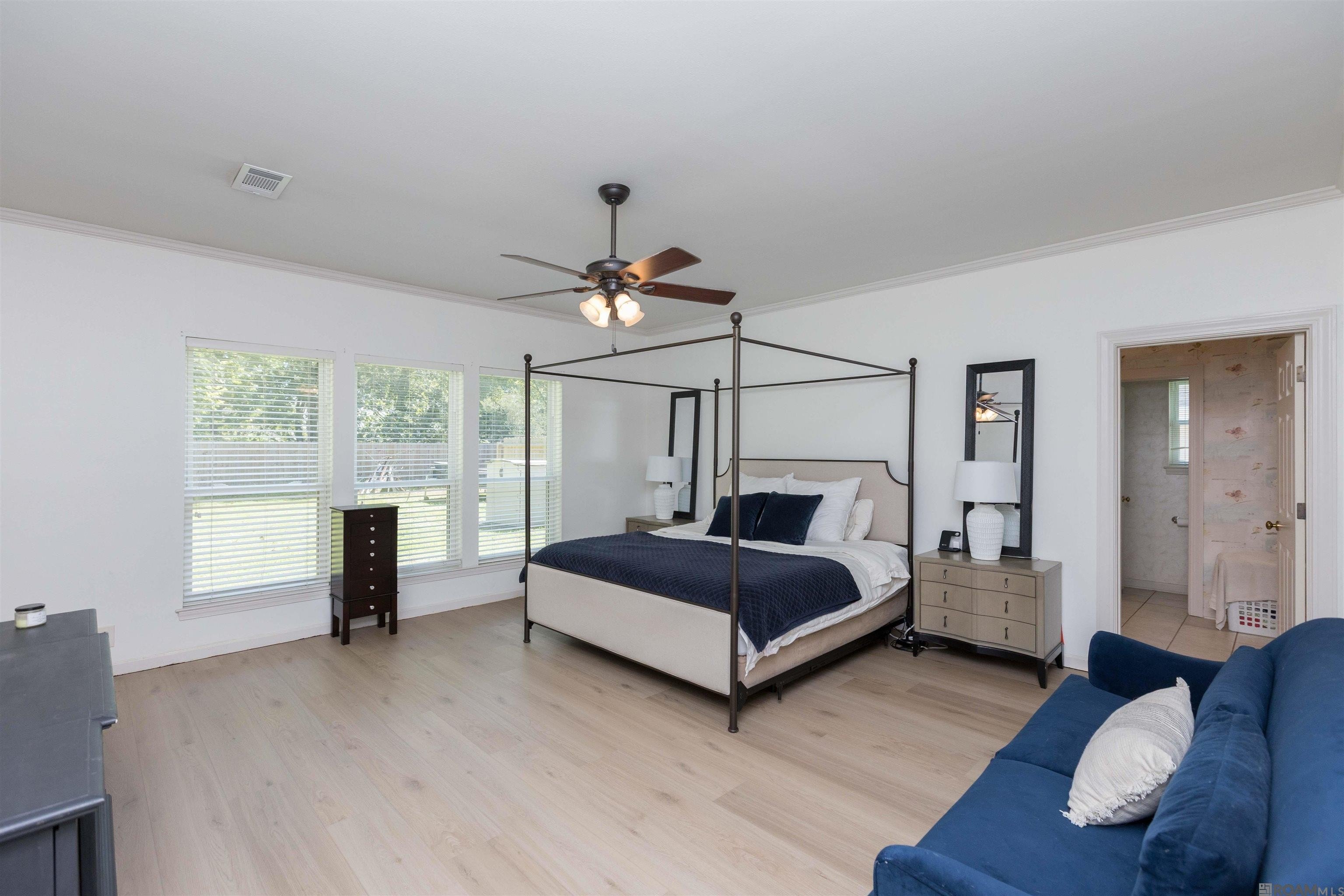 Baton Rouge, Louisiana, 70820, United States, 4 Bedrooms Bedrooms, ,3 BathroomsBathrooms,Residential,For Sale,1980276