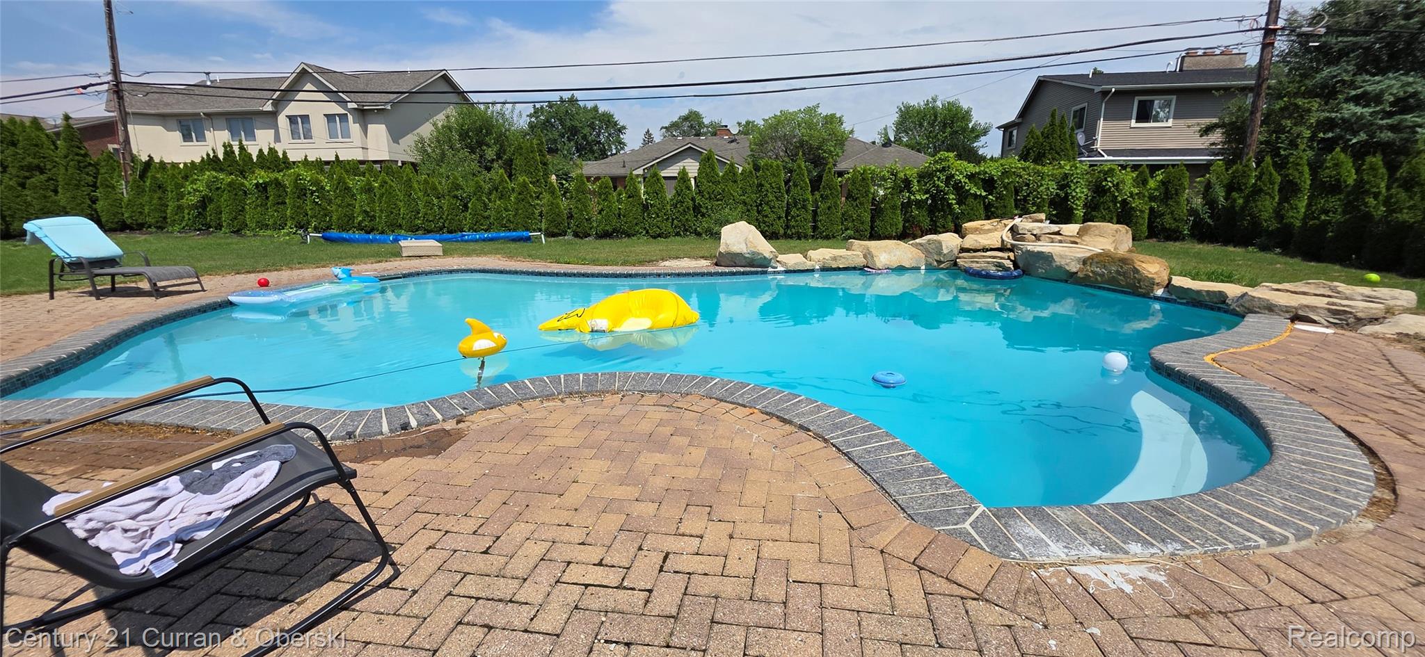 Dearborn, Michigan, 48124, United States, 3 Bedrooms Bedrooms, ,3 BathroomsBathrooms,Residential,For Sale,1914328