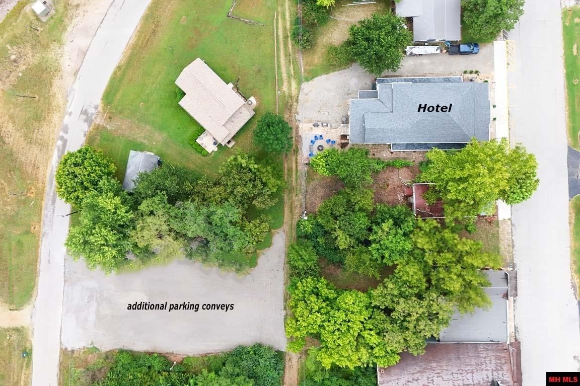 Cotter, Arkansas, 72626, United States, ,2 BathroomsBathrooms,Residential,For Sale,1924105