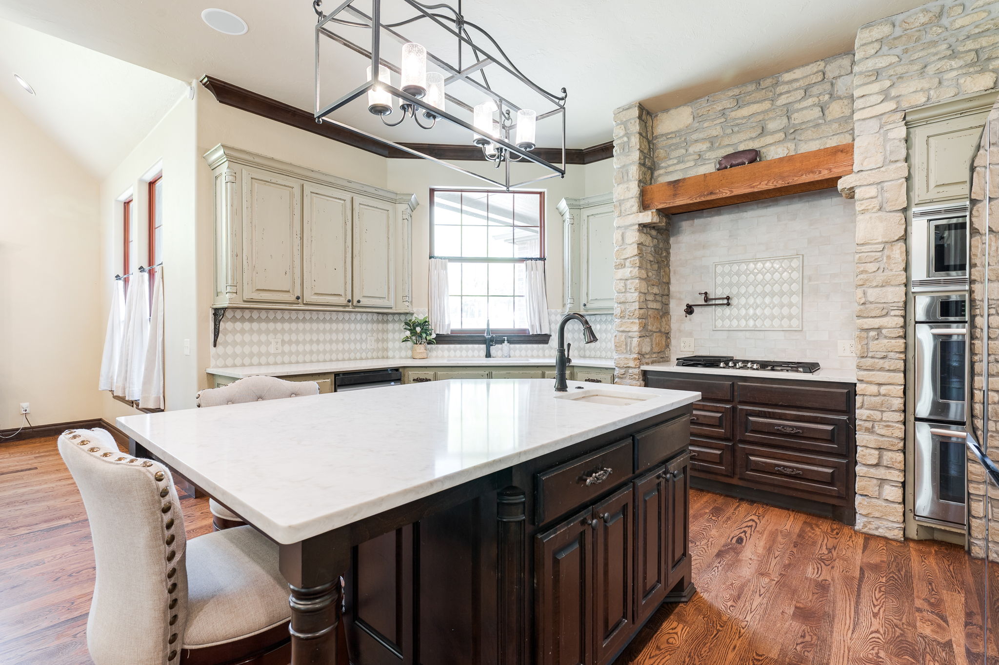  2688 La Belle Rue, Edmond, OK 73034 - 物件實景