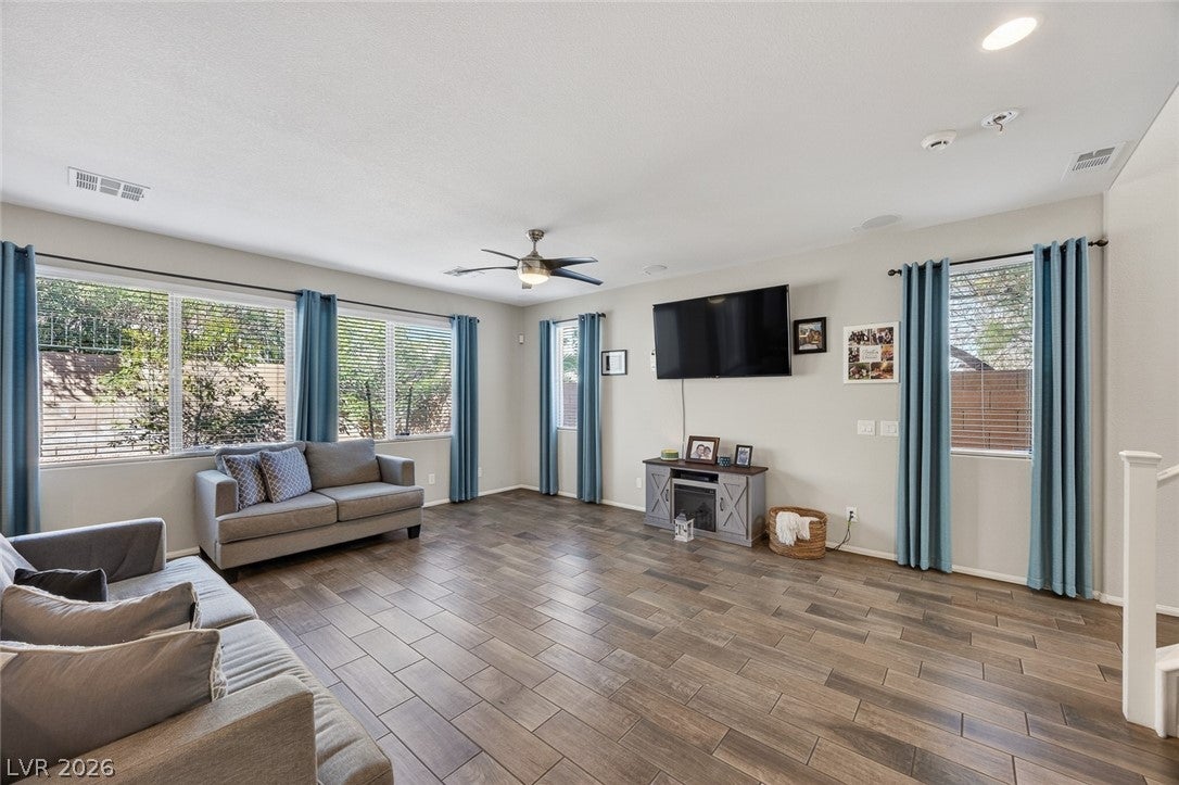 Las Vegas, Nevada, 89129, United States, 4 Bedrooms Bedrooms, ,3 BathroomsBathrooms,Residential,For Sale,2023651