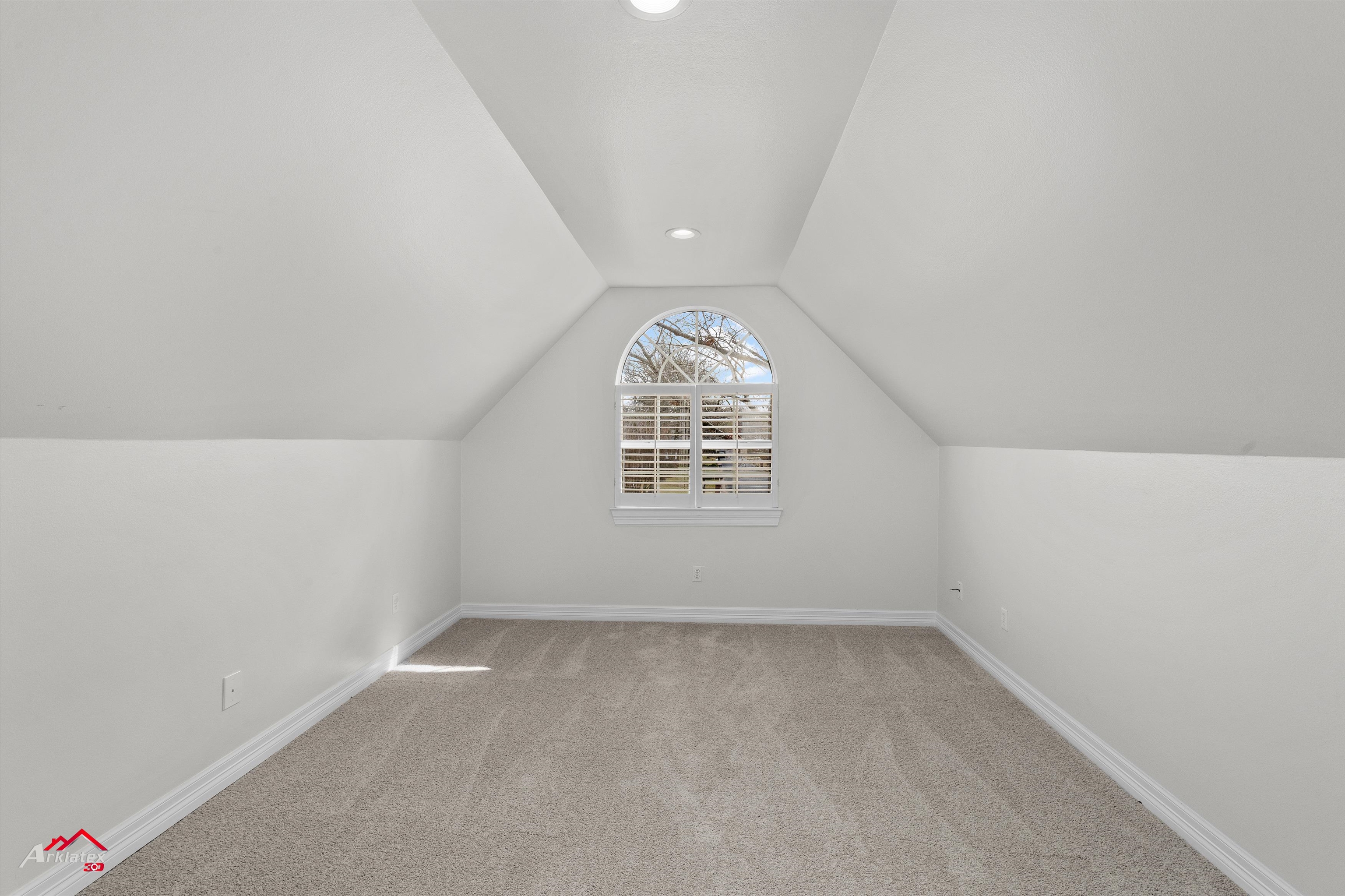 Henderson, Texas, 75703, United States, 5 Bedrooms Bedrooms, ,4 BathroomsBathrooms,Residential,For Sale,1934371