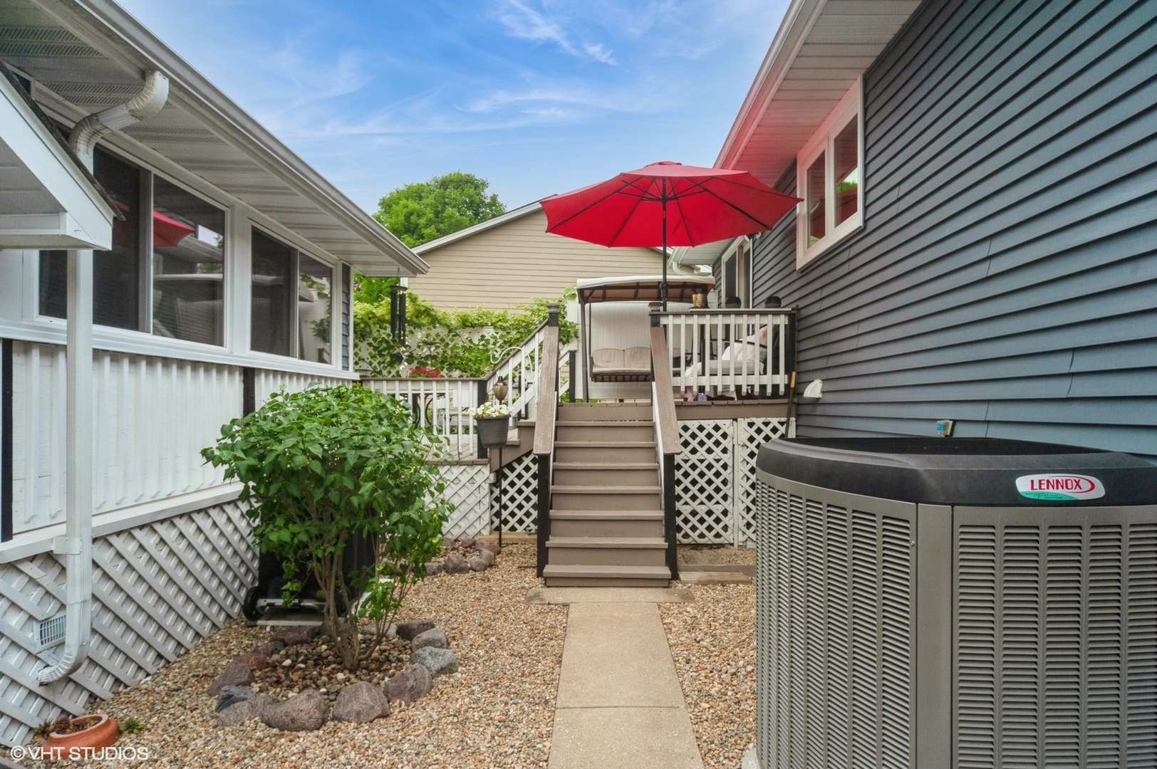 Vernon Hills, Illinois, 60061, United States, 3 Bedrooms Bedrooms, ,3 BathroomsBathrooms,Residential,For Sale,1885308