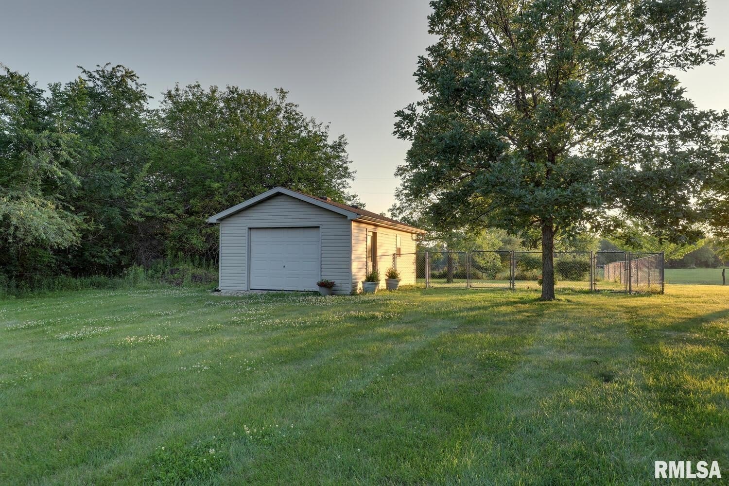 Macomb, Illinois, 61455, United States, 5 Bedrooms Bedrooms, ,5 BathroomsBathrooms,Residential,For Sale,1915760