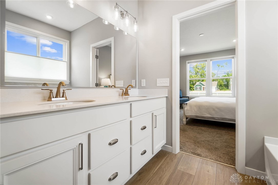 Yellow Springs Vlg, Ohio, 45387, United States, 3 Bedrooms Bedrooms, ,2 BathroomsBathrooms,Residential,For Sale,1906404