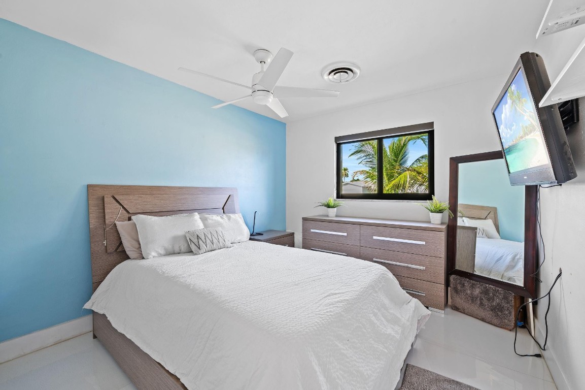 Hollywood, Florida, 33021, United States, 4 Bedrooms Bedrooms, ,2 BathroomsBathrooms,Residential,For Sale,2005930