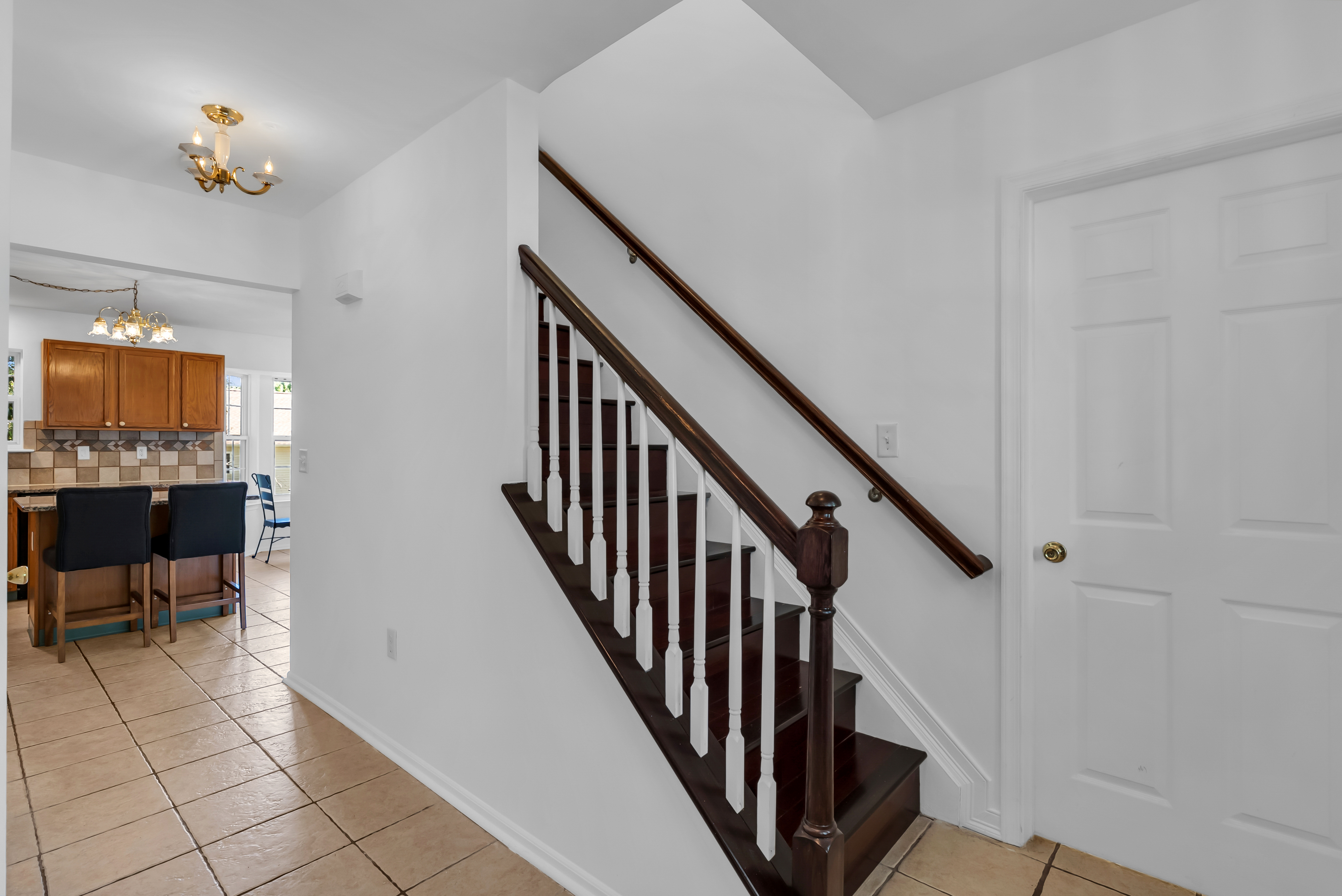  Woodland Hills Colonial Opportunity - 物件實景