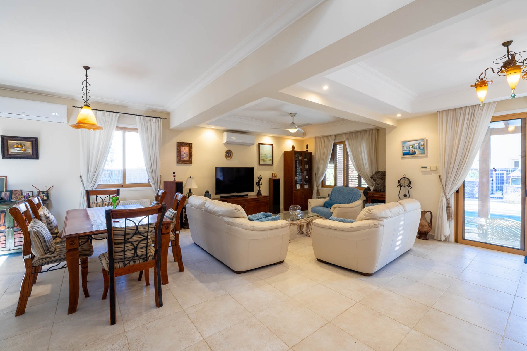  Coastal Living in Pervolia: Three-Bedroom Villa near Faros Beach - 物件實景
