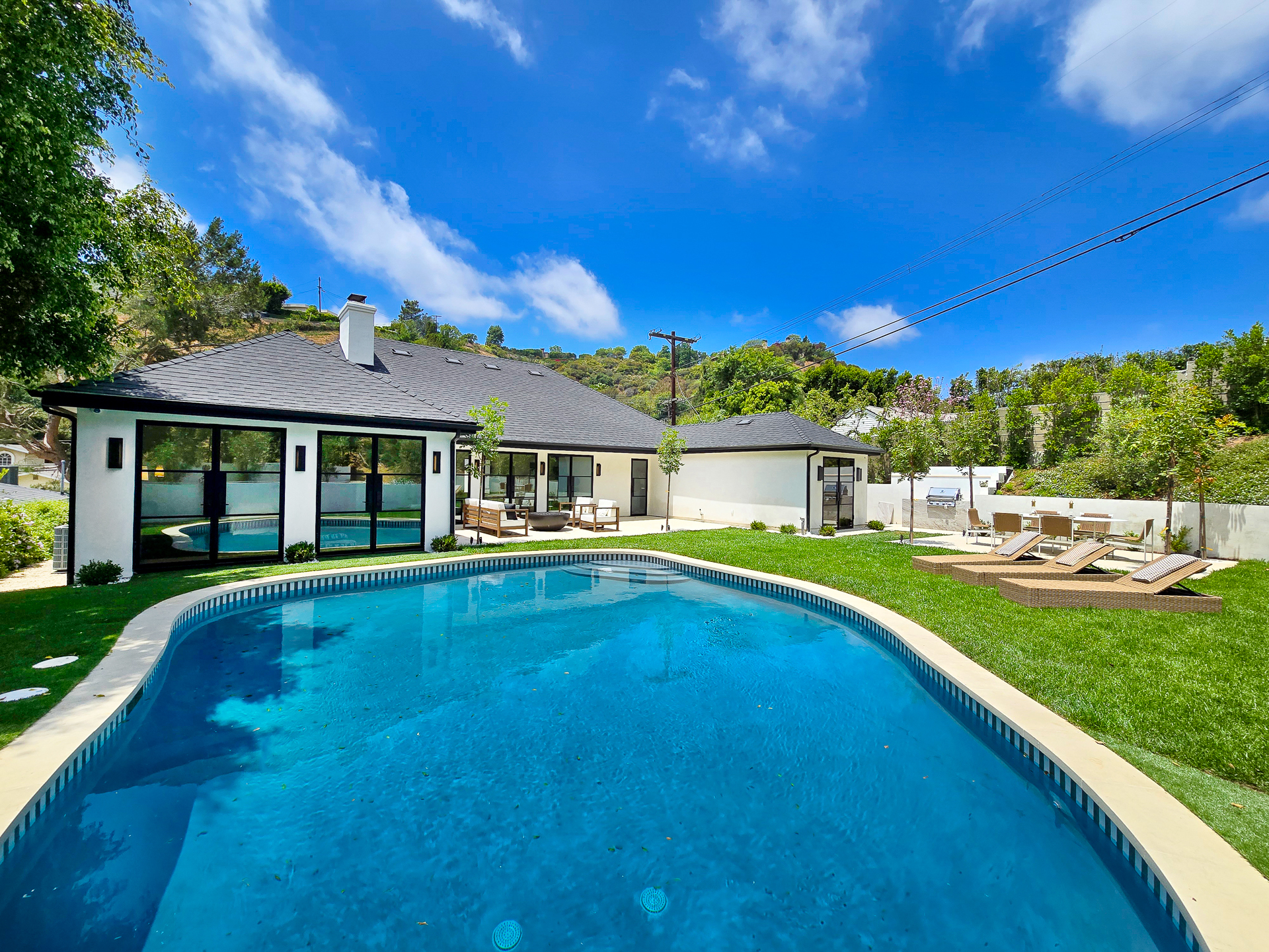  2288 Coldwater Canyon Dr - 物件實景