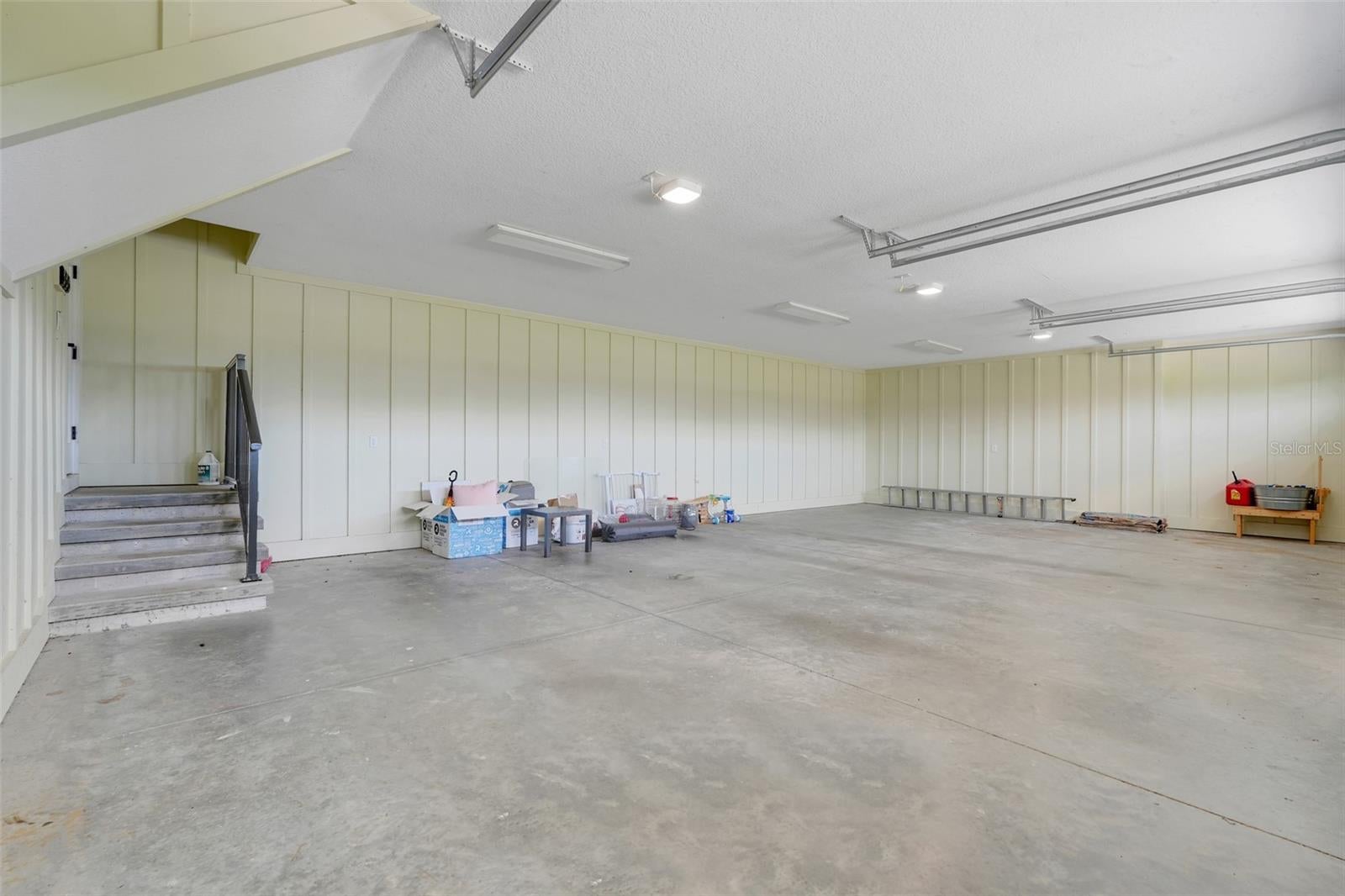 GROVELAND, Florida, 34736, United States, 4 Bedrooms Bedrooms, ,5 BathroomsBathrooms,Residential,For Sale,1792752